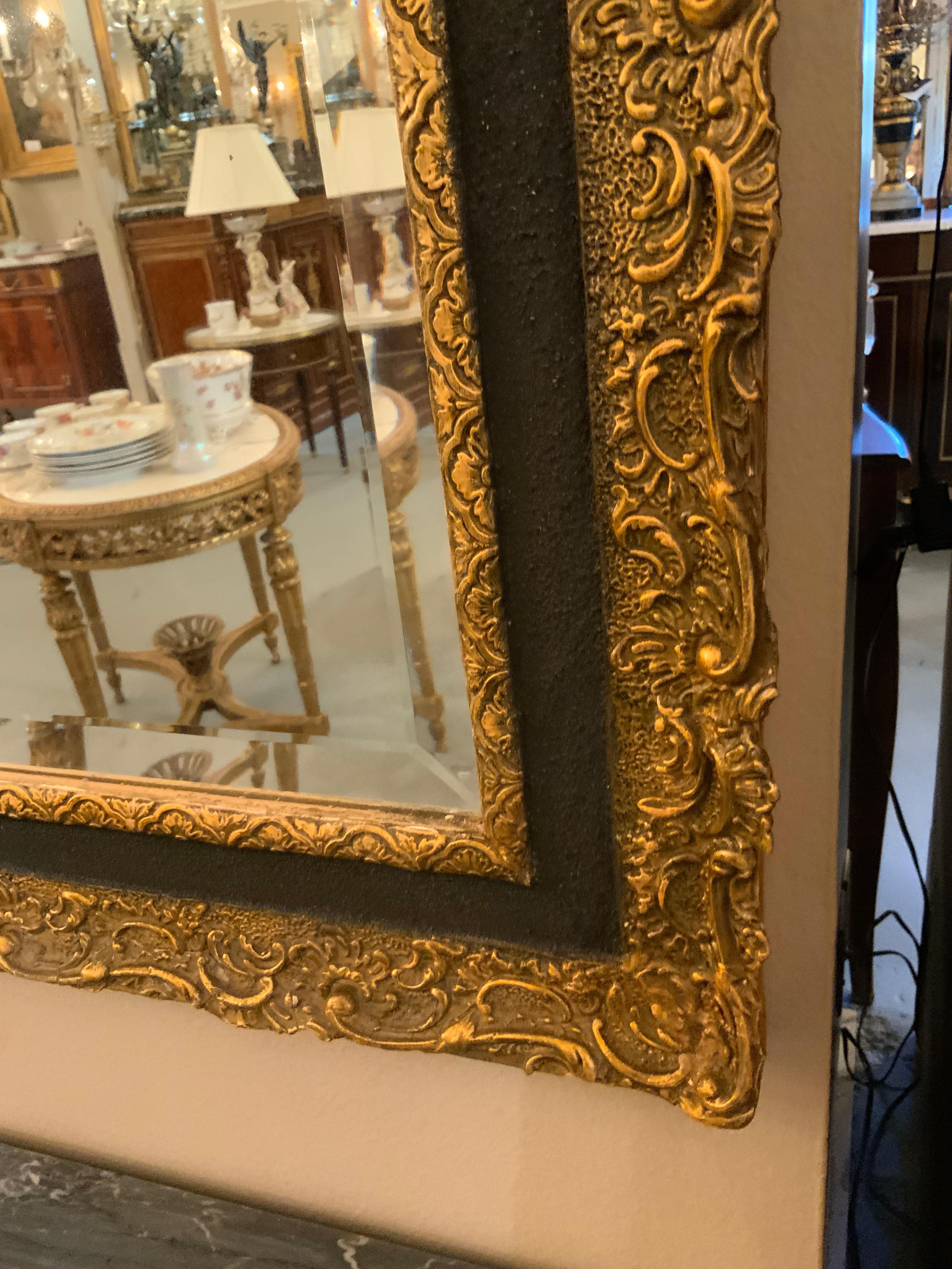 Specchio dipinto di nero e con decorazioni dorate del 19° secolo In condizioni ottime in vendita a Houston, TX