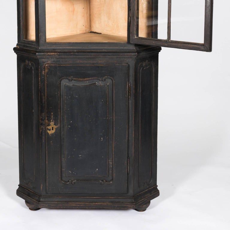 Black Painted Corner For Sale at 1stDibs black corner