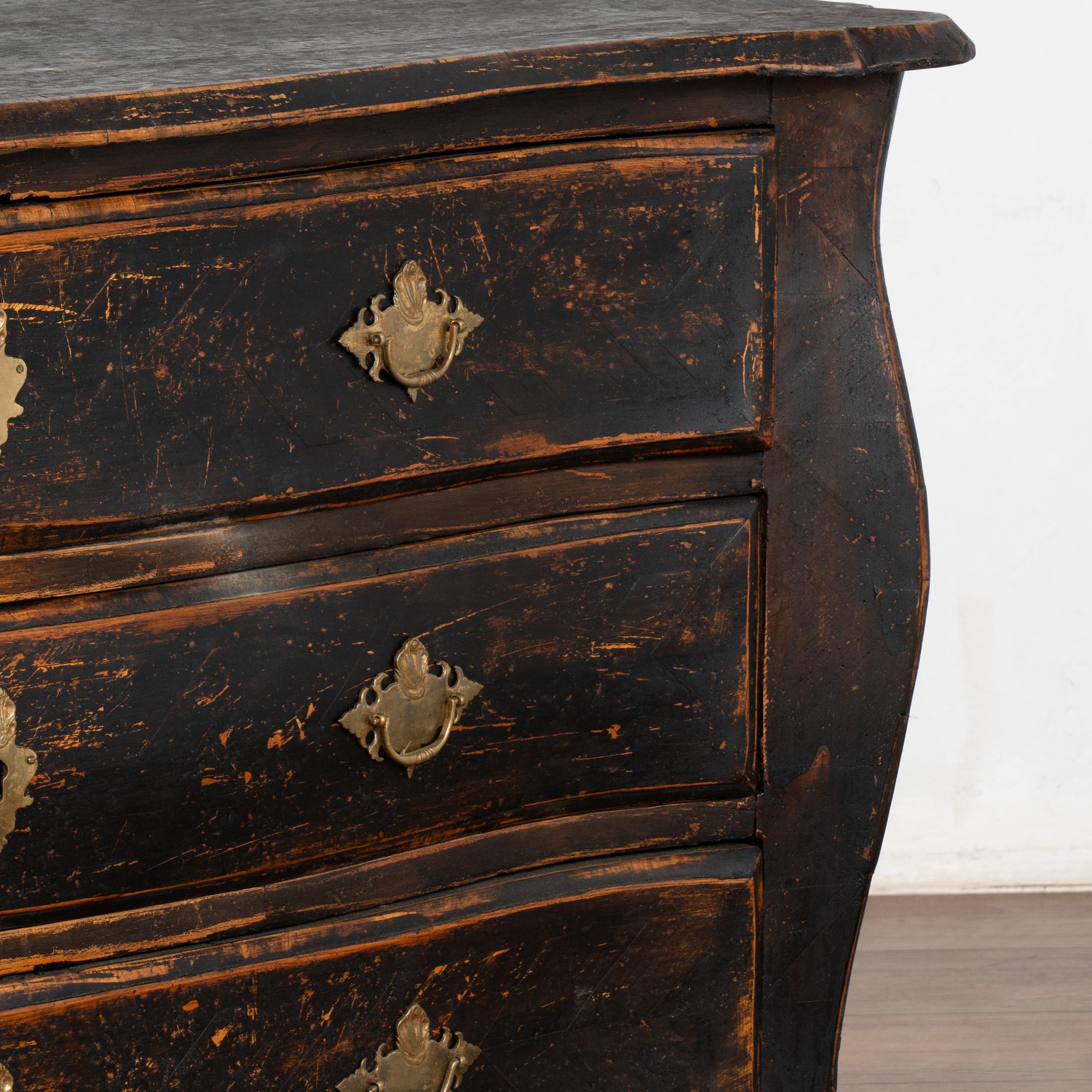 Black Painted Pine Bombay Chest of Drawers, Sweden circa 1750-1850 3