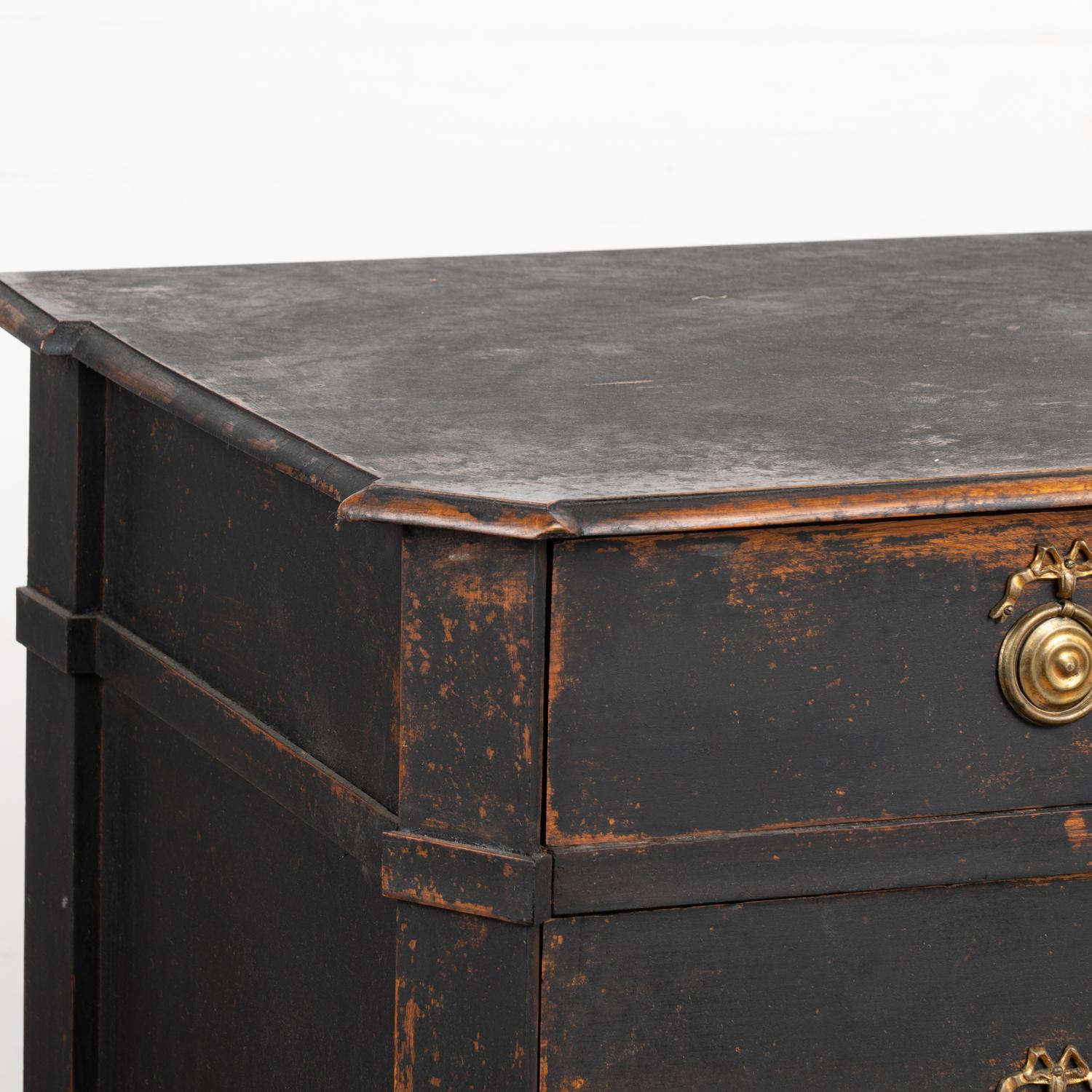 Black Painted Pine Chest of Three Drawers, Sweden circa 1860-80 For Sale 2