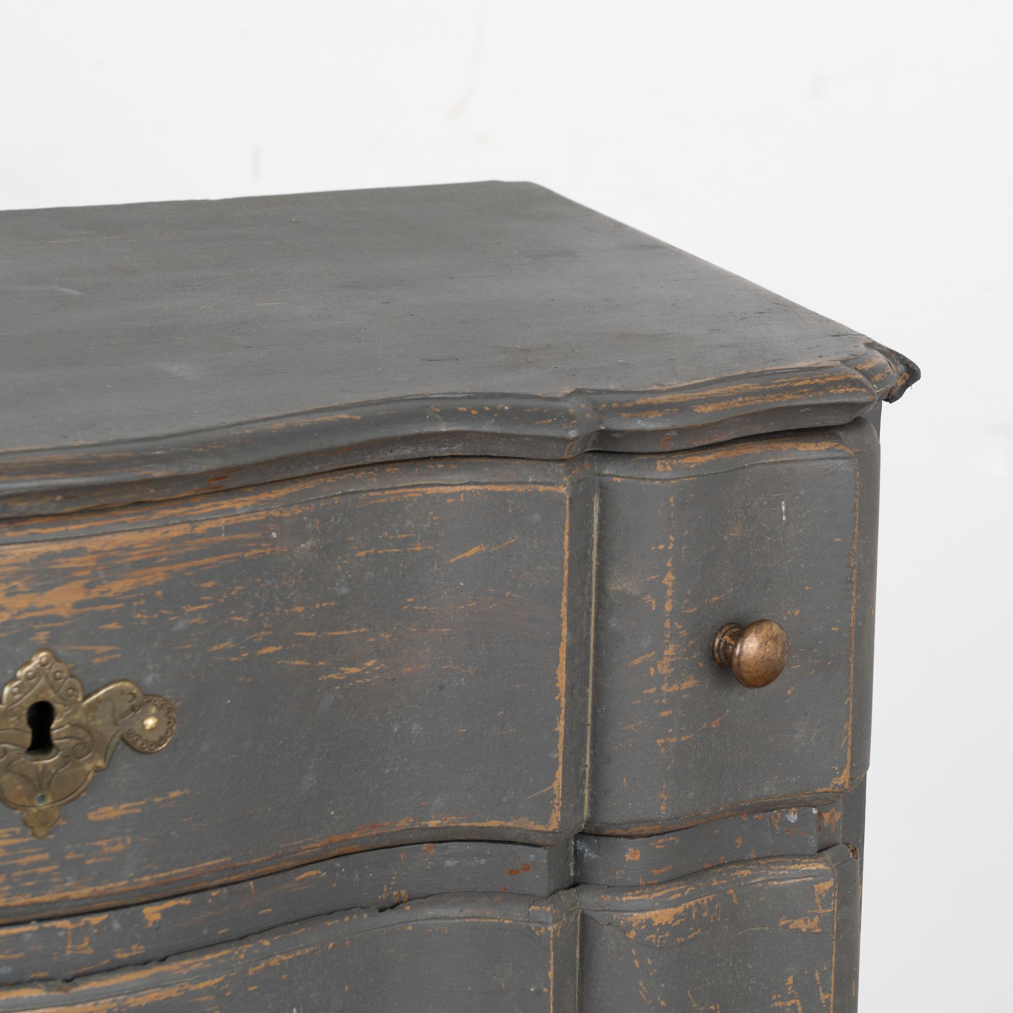 Black Painted Small Chest of Three Drawers Sweden circa 1800 3