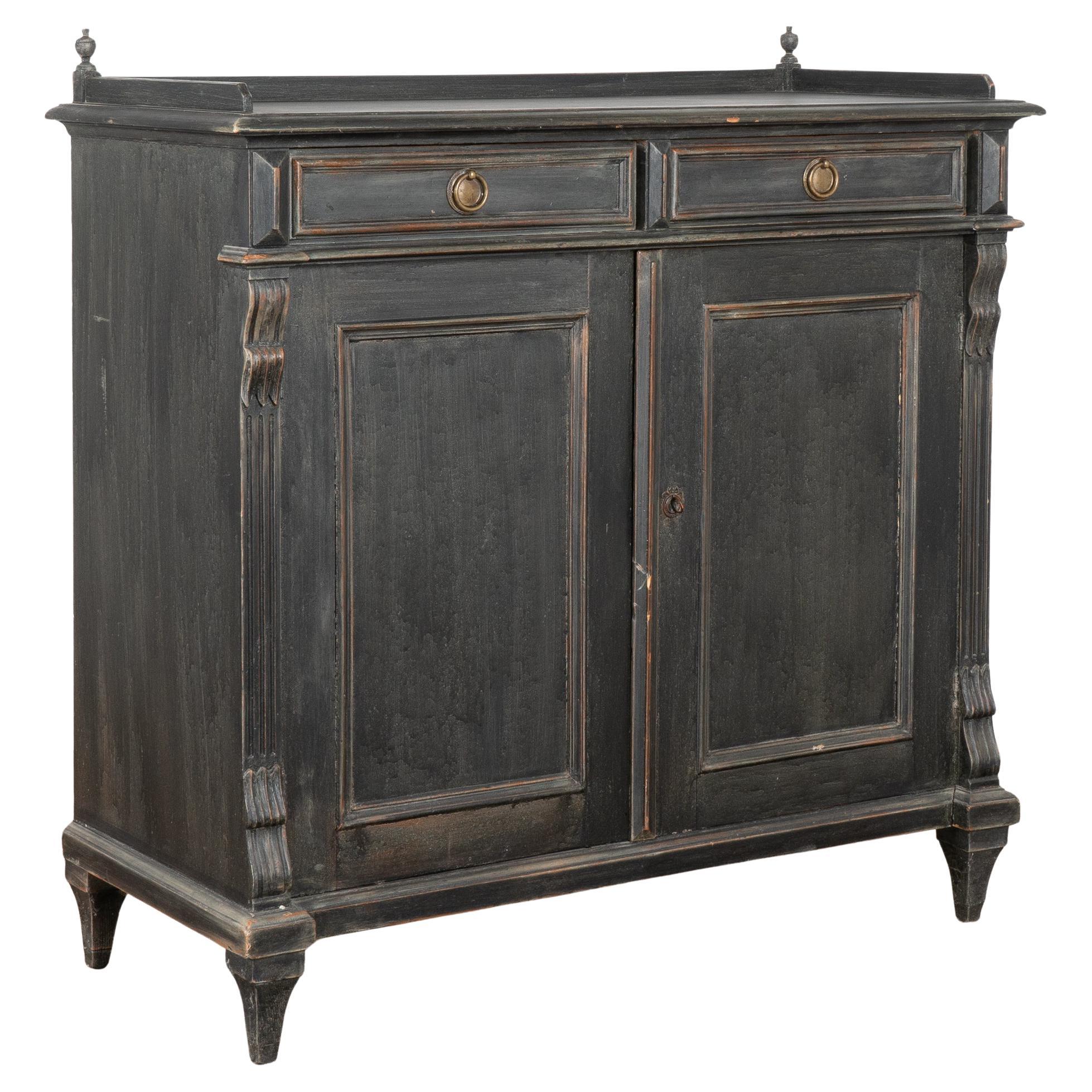 Buffet suédois peint en noir, vers 1860
