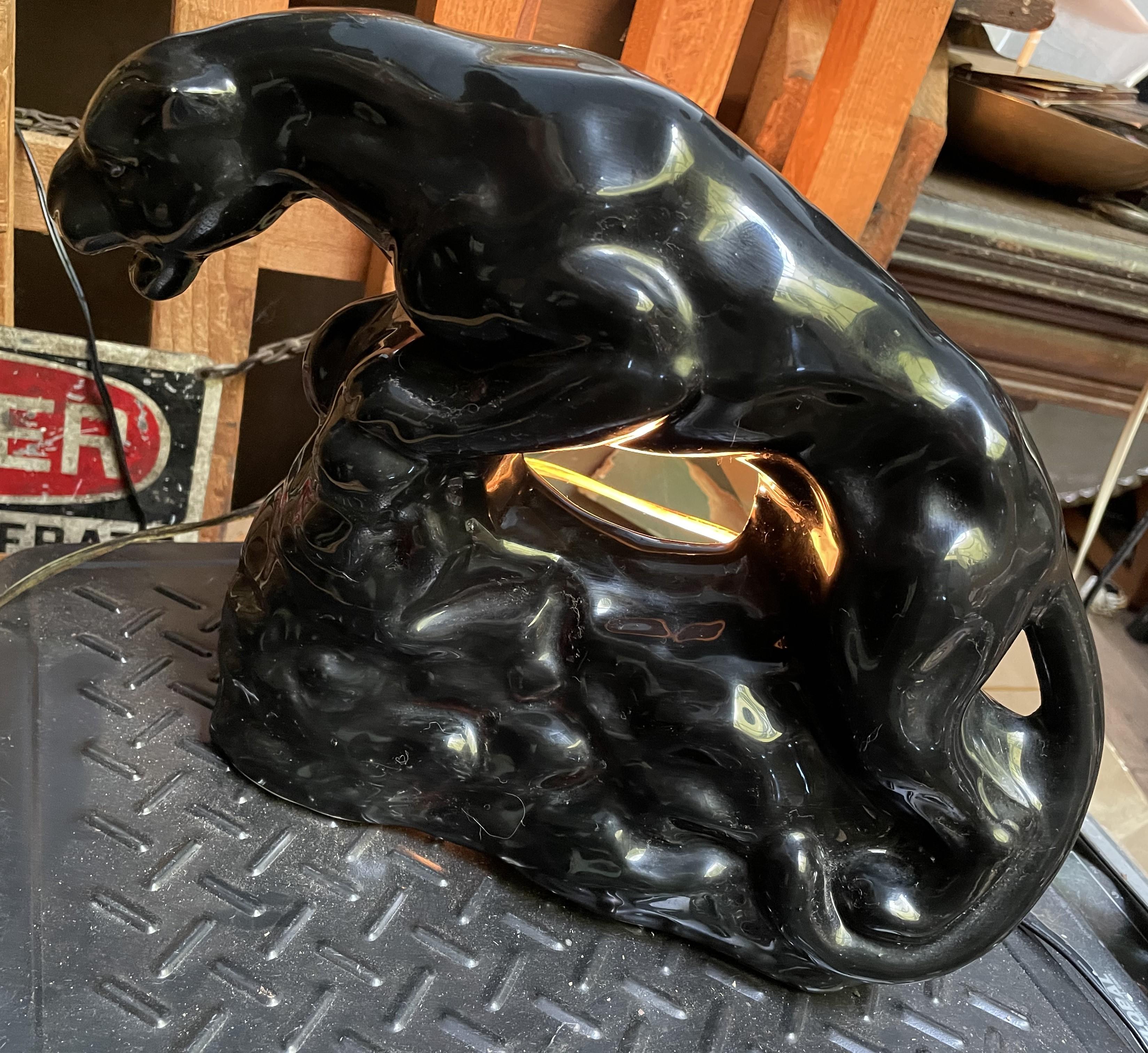 20ième siècle Panthère noire Chat en céramique Lampe de bureau TV du milieu du siècle en vente