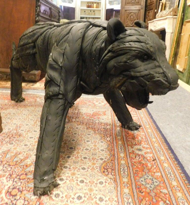 Statua di Pantera Nera realizzata con pneumatici riutilizzati, Scultura realizzata da artista del Belgio In condizioni buone in vendita a Cuneo, Italy (CN)