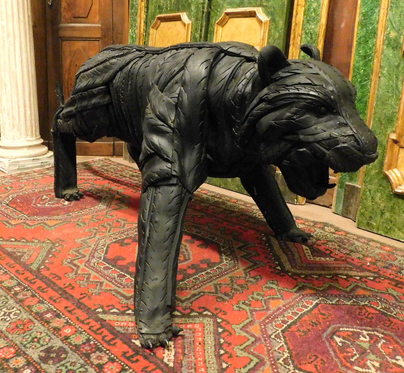 Gomma Statua di Pantera Nera realizzata con pneumatici riutilizzati, Scultura realizzata da artista del Belgio in vendita