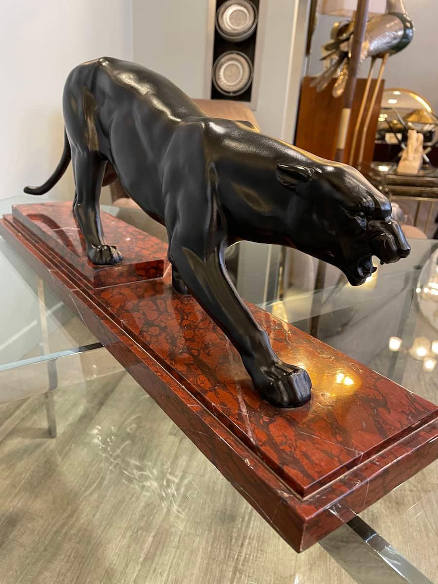 Statua di Pantera Nera con base in marmo rosso in vendita 6