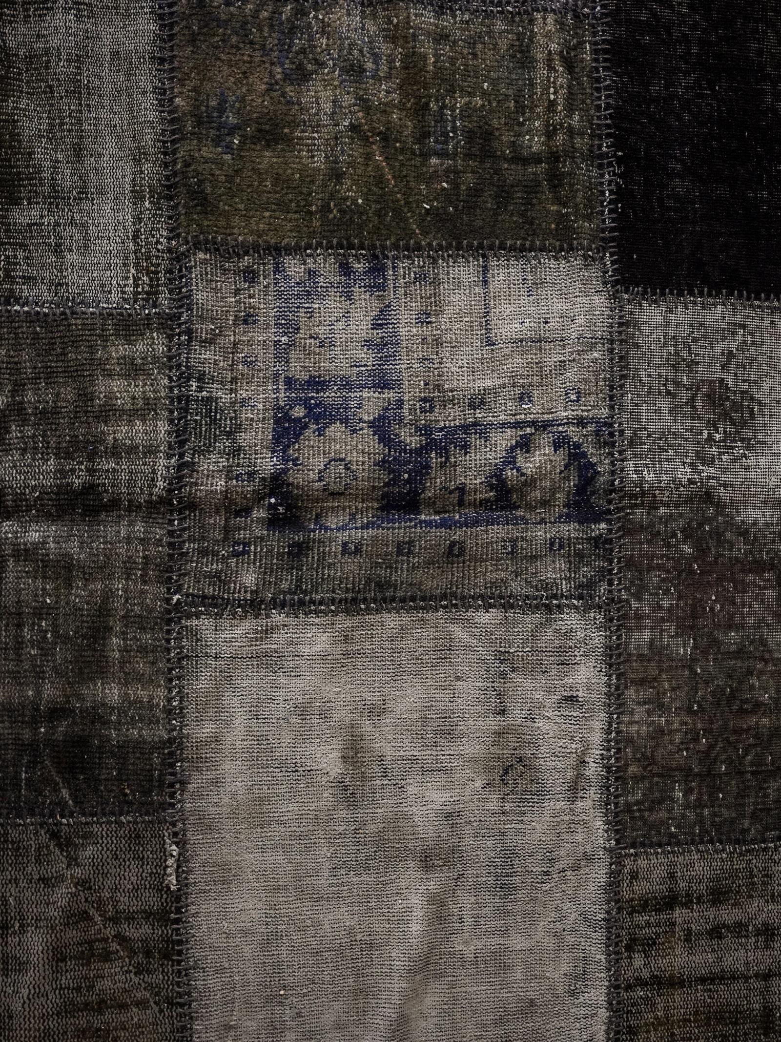 Rug & Kilim nero patchwork annodato a mano In condizioni buone in vendita a Culver City, CA