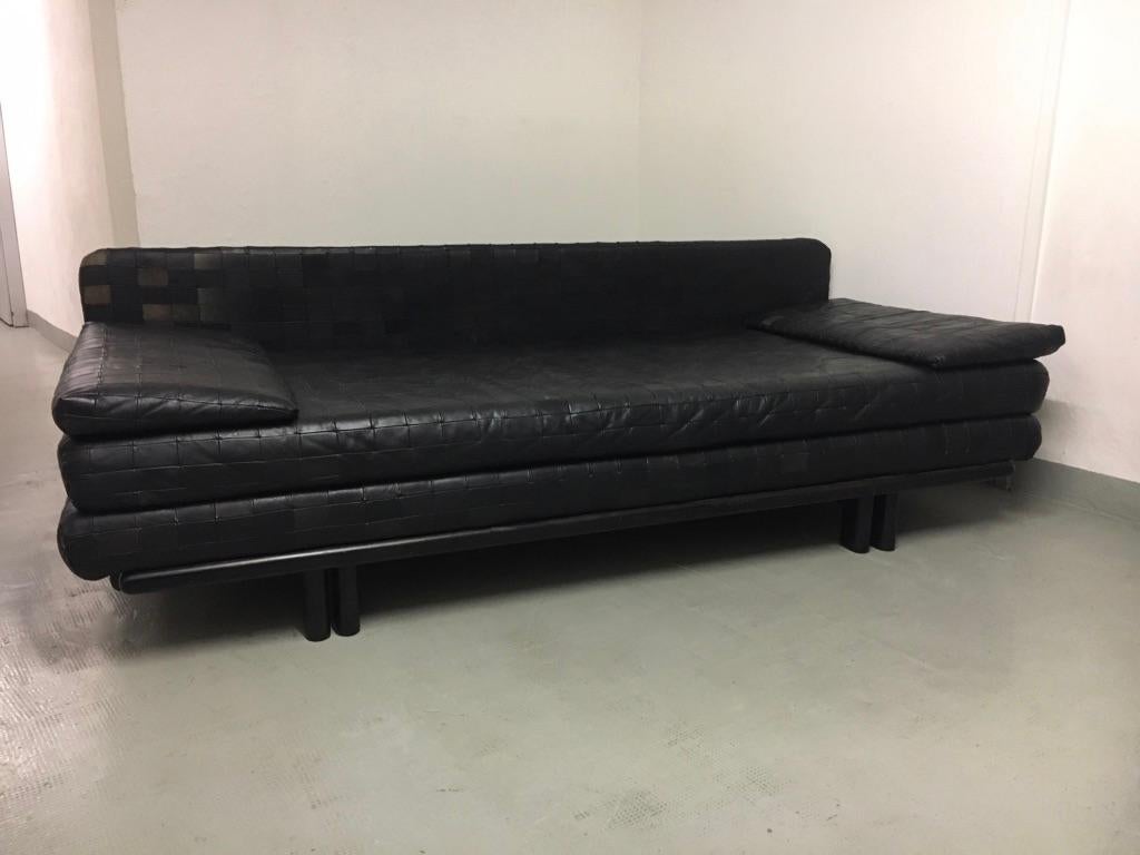 Schwarzes Convertible-Sofa aus schwarzem Patchworkleder von De Sede, Schweiz, ca. 1970er Jahre im Angebot 1