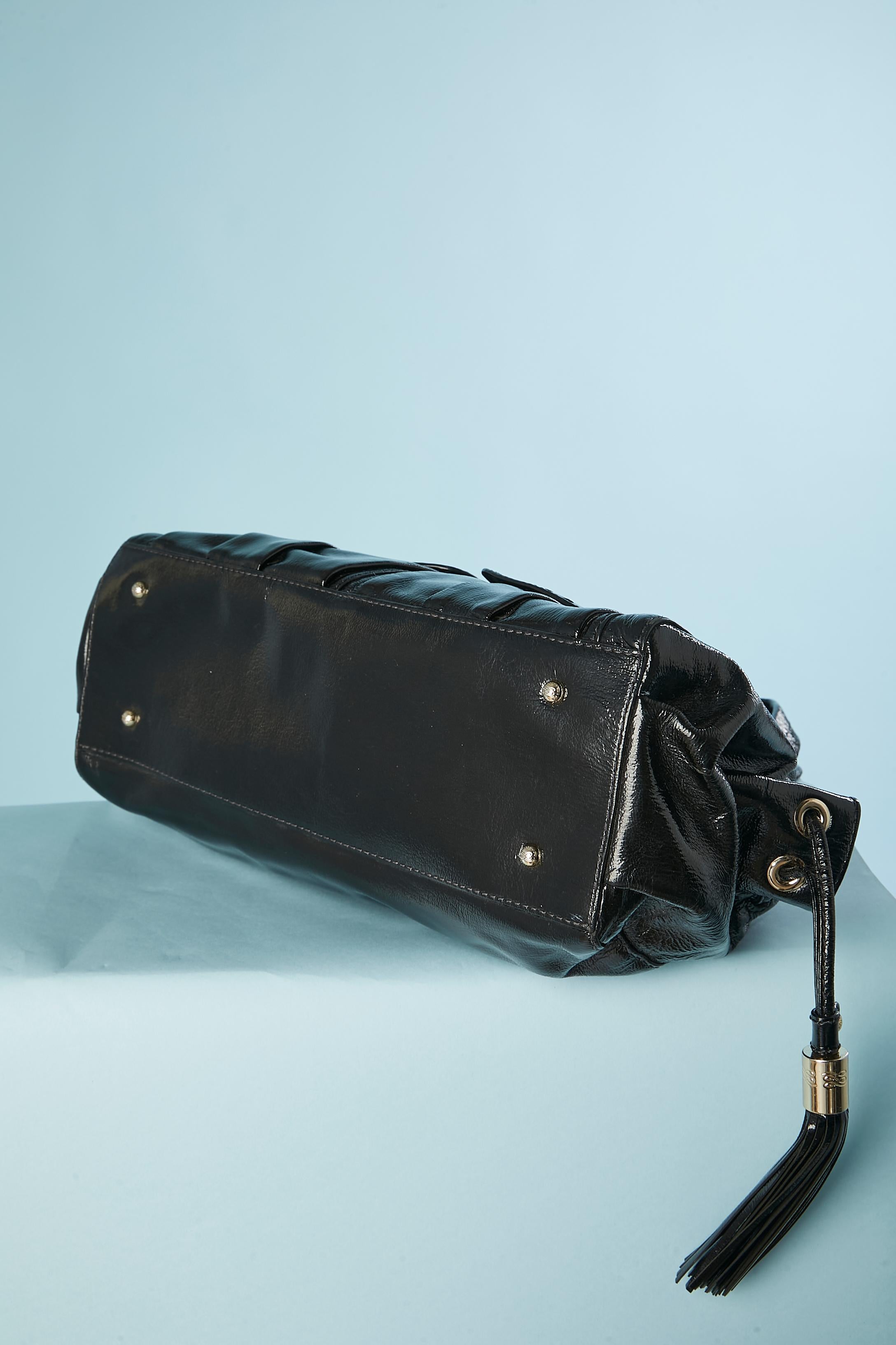 Black patent leather hand-bag Lancel For Sale 2