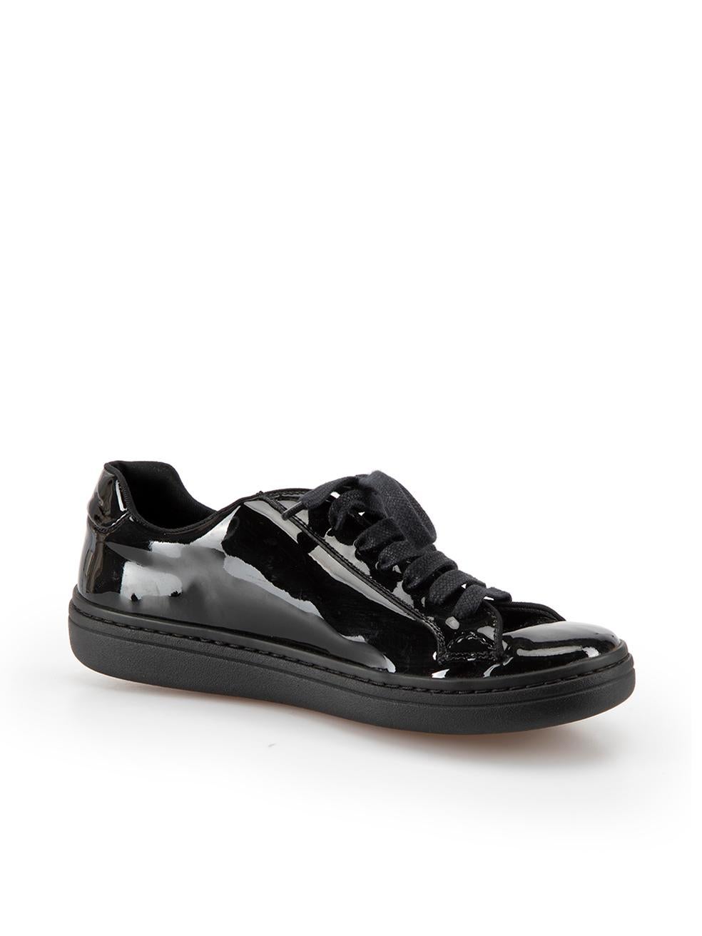 CONDITION is Very good. Hardly any visible wear to trainers is evident on this used Church's designer resale item.



Details


Black

Patent leather

Trainers

Lace fastening

Round toe



 

Made in Italy 

 

Composition

EXTERIOR: Patent