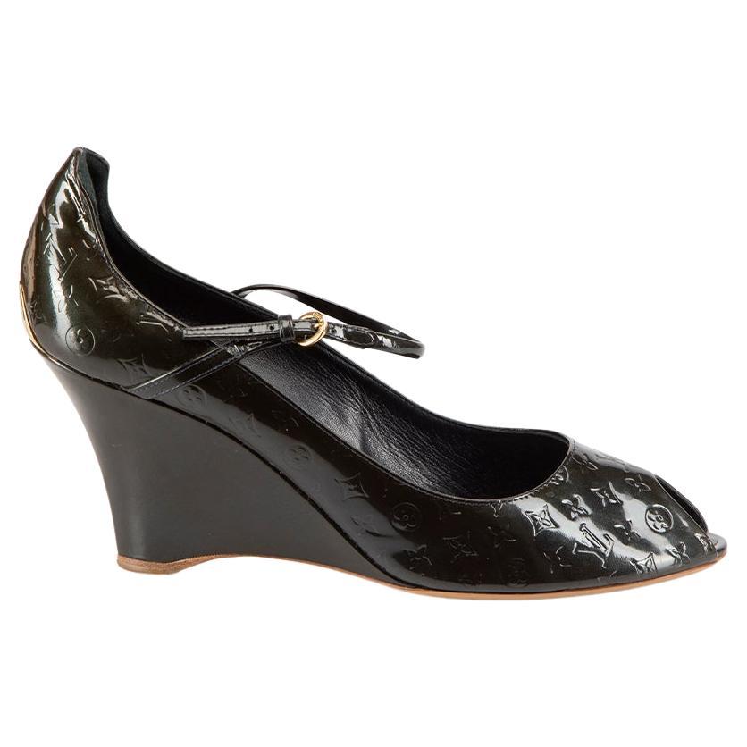 Black Patent Leather Petite Monogram Peep-Toe Wedge Sandals Size IT 40 For Sale