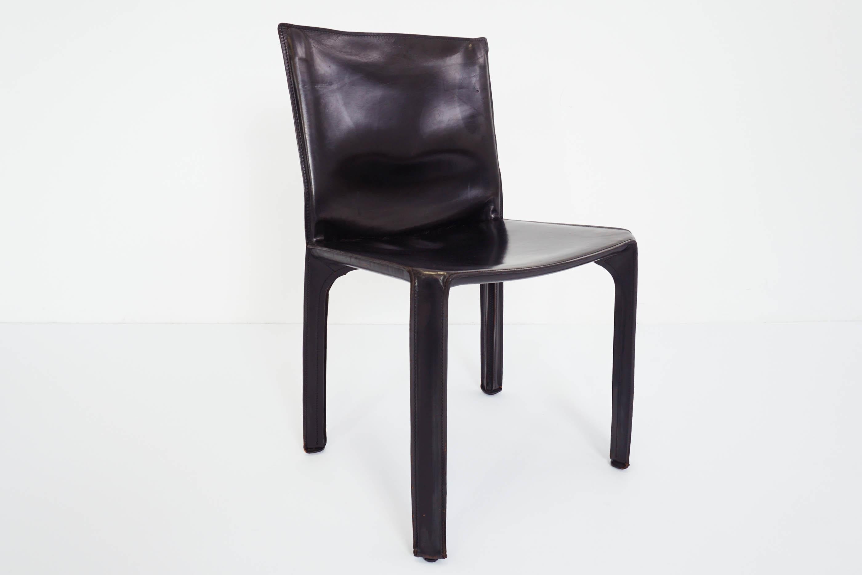 Italian Black Patina Leather Mario Bellini Cassina Set of 2 Chairs Mod. CAB 412, Italy For Sale