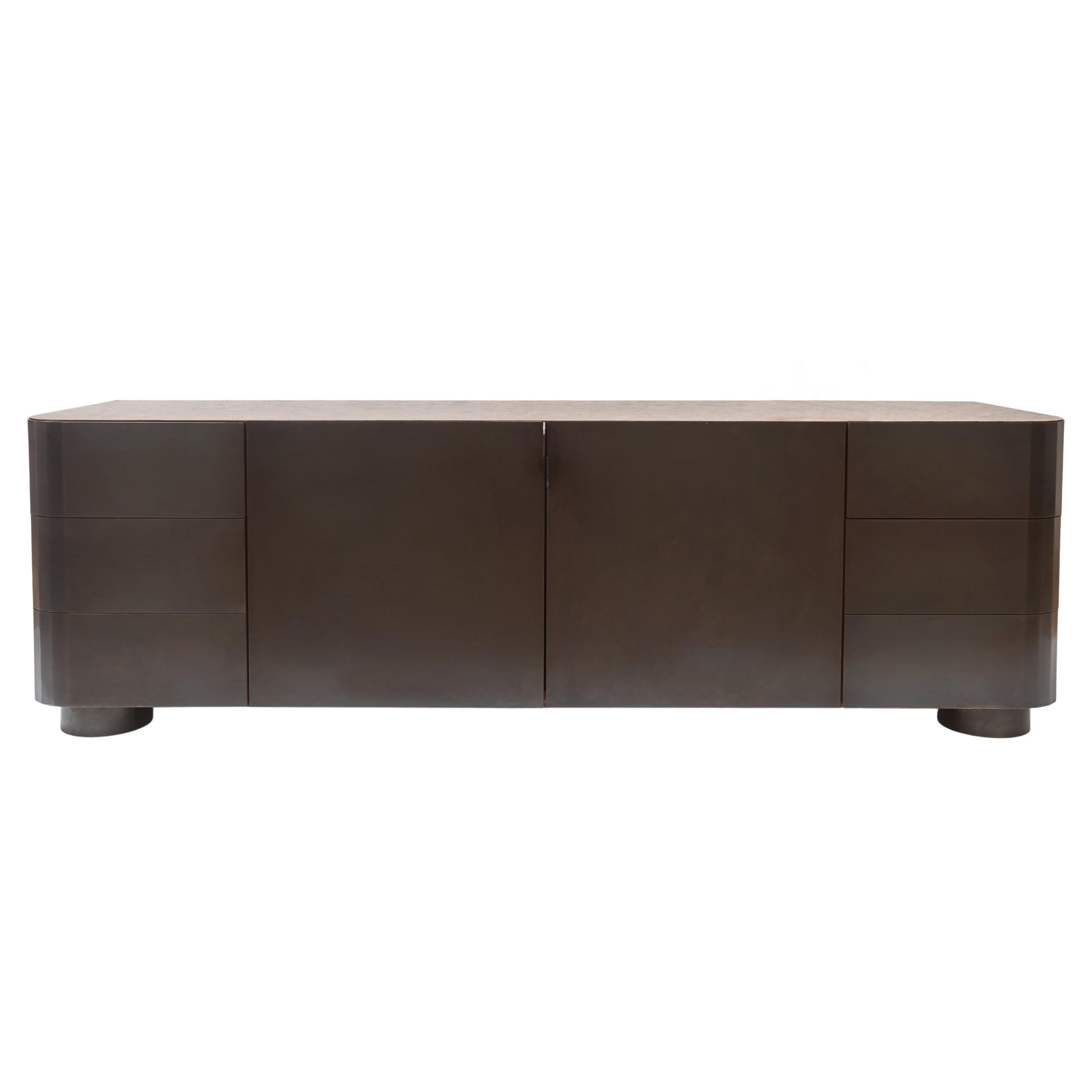Buffet monolithique patiné noir par Tinos Seubert