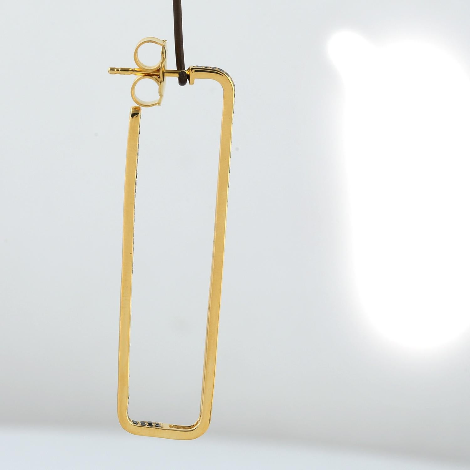 Schwarze lange schwarze Pave Diamant-Ohrhänger mit Nieten aus 14k Gelbgold (Gemischter Schliff) im Angebot