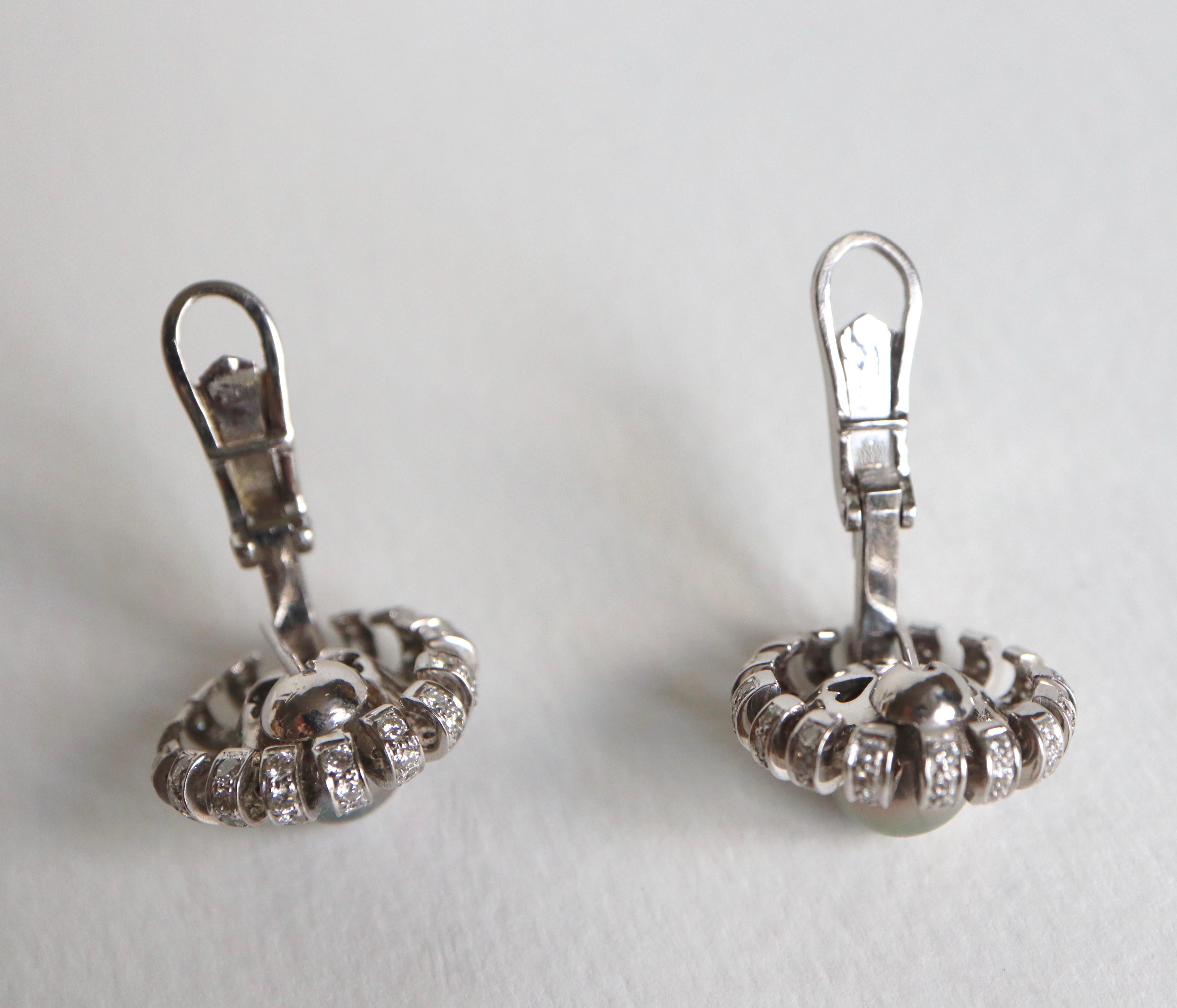 Black Pearl, 18 Carats White Gold, and Diamonds Earrings For Sale 4