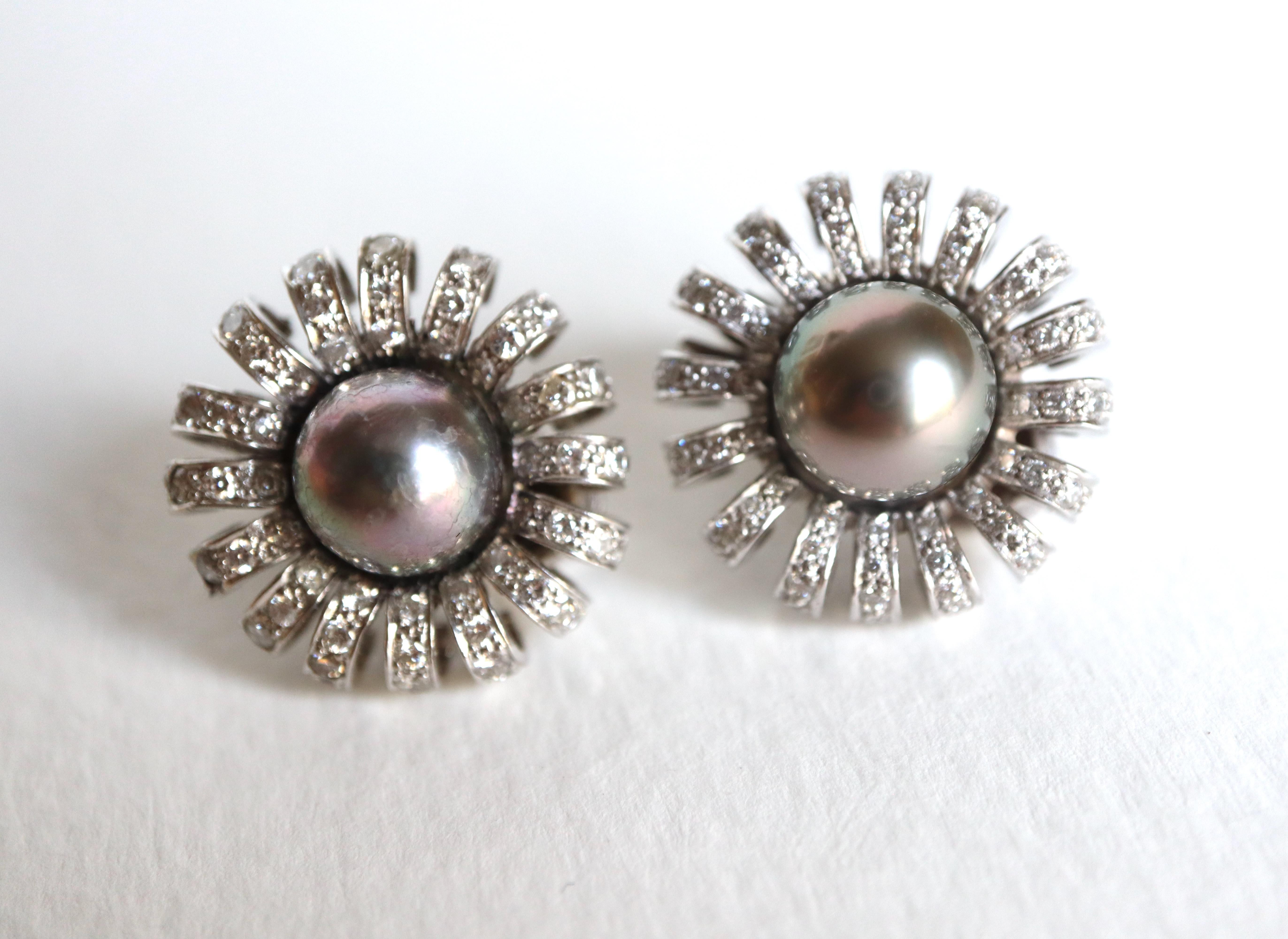 Brilliant Cut Black Pearl, 18 Carats White Gold, and Diamonds Earrings For Sale