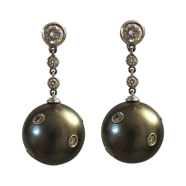 Black Pearl and Diamond on White Gold 18 Karat Earrings For Sale at 1stdibs