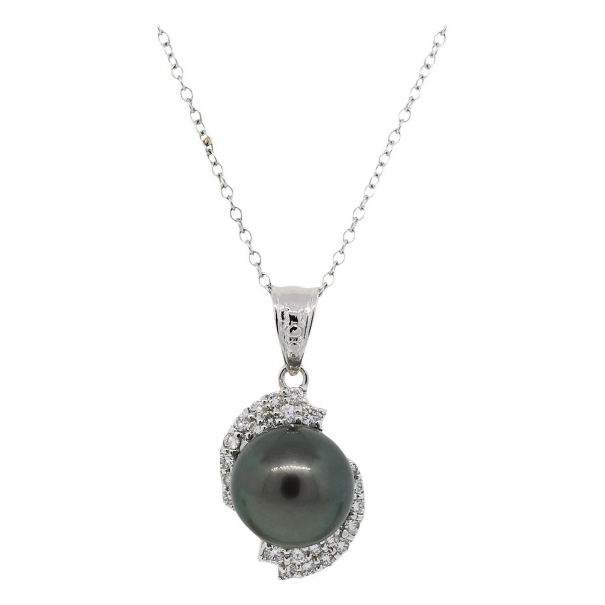 Black Pearl and Diamond Pendant Chain Necklace For Sale