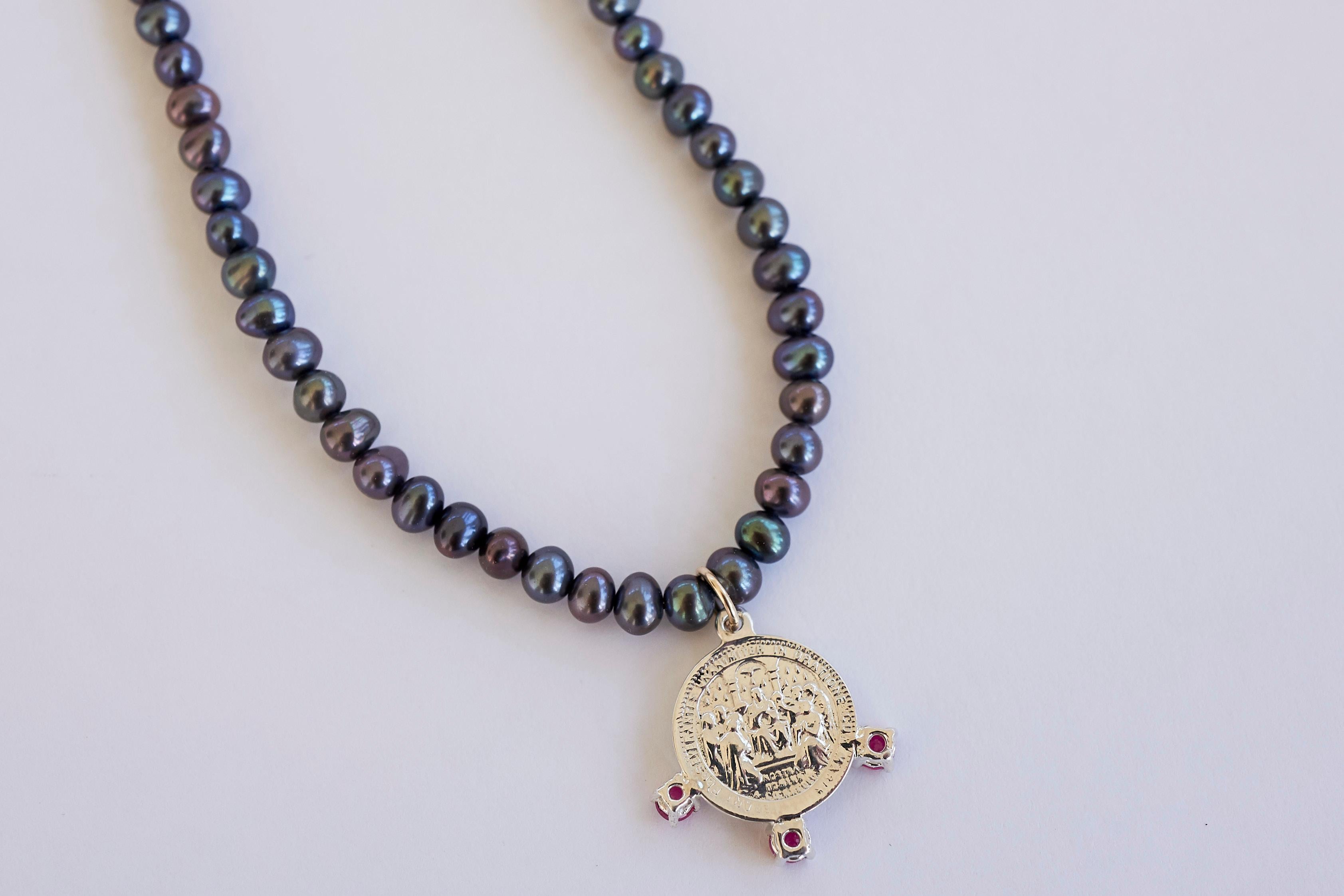 Schwarze schwarze Perlenkette Halskette Medaille Heiliges Herz Rosa Turmalin J Dauphin im Zustand „Neu“ im Angebot in Los Angeles, CA