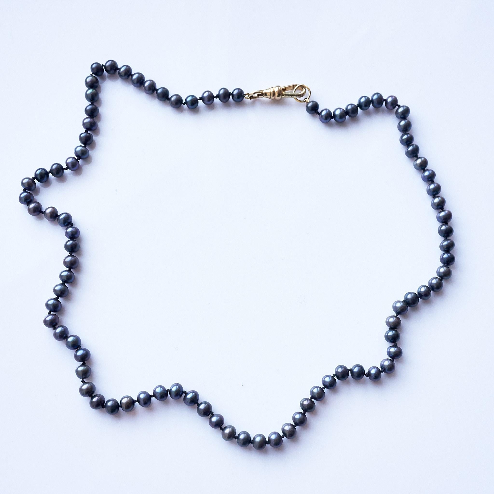 Collana di perle nere con filo di seta nero J DAUPHIN In condizioni Nuovo in vendita a Los Angeles, CA
