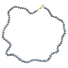 Schwarze Perlen-Choker-Halskette mit Perlen aus schwarzem Seidenfaden J Dauphin