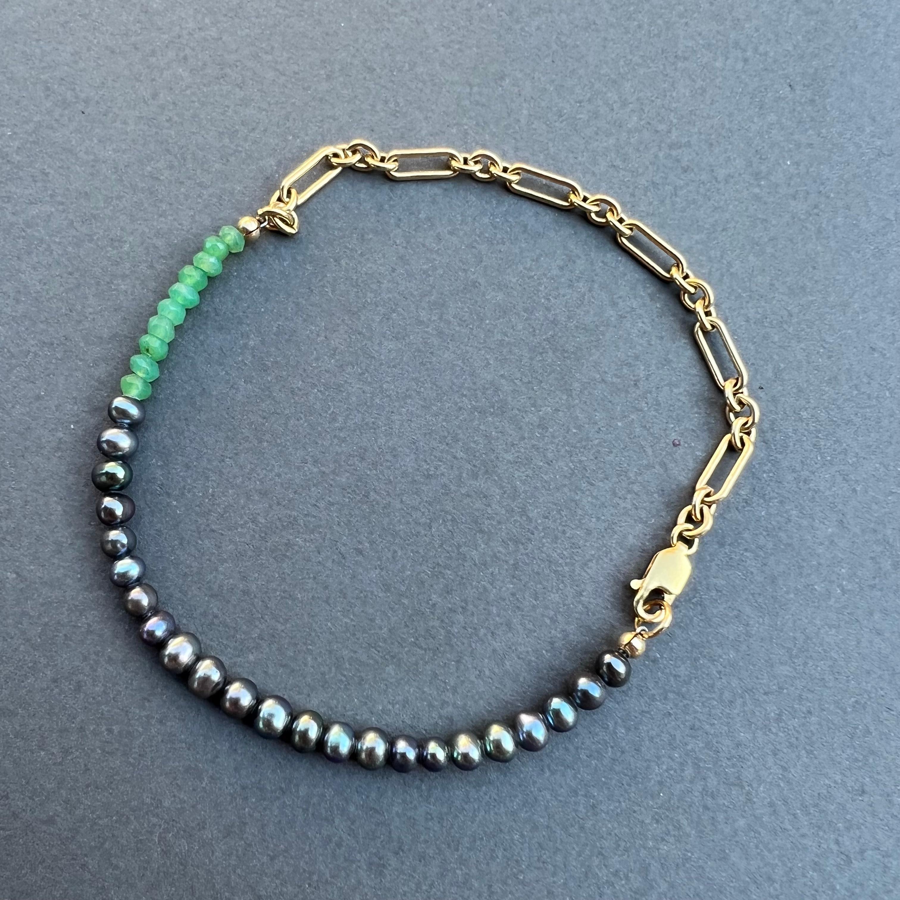 Taille ronde Bracelet chaîne J Dauphin en perles noires et chrysoprase en vente