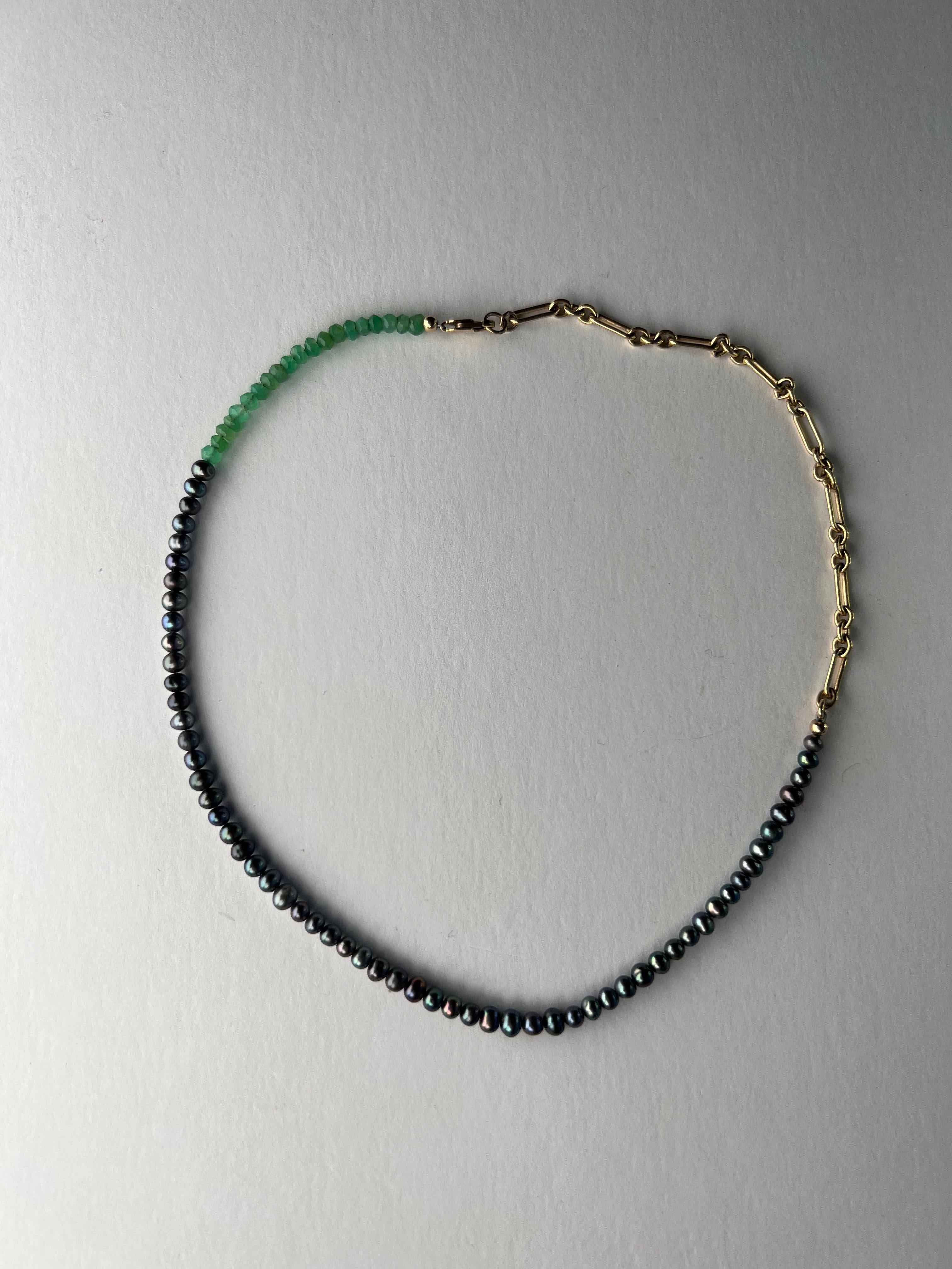 Choker-Halskette mit schwarzer Perle und Chrysopras, J Dauphin 2