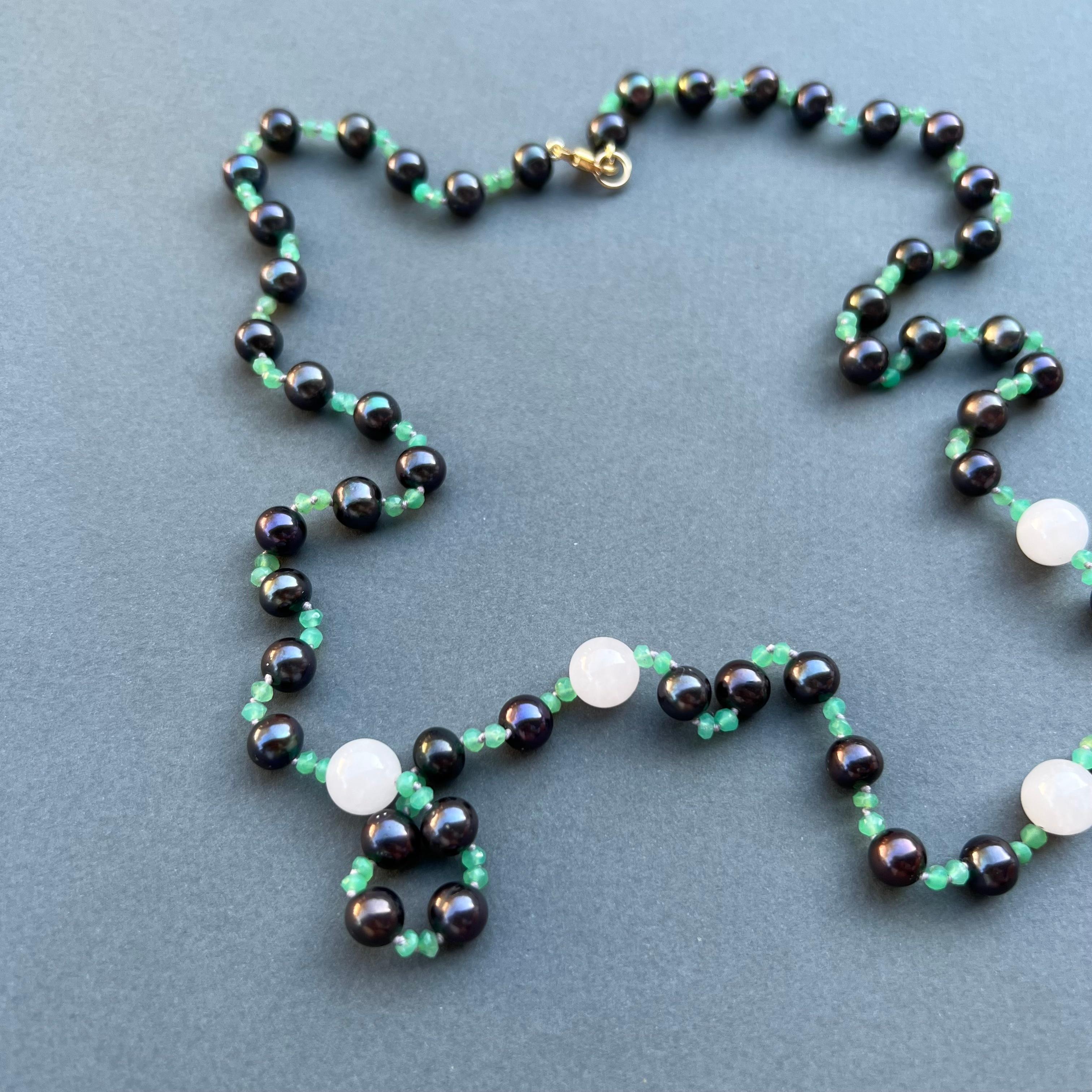 Halskette mit schwarzer Perle, Chrysopras, Quarz und Perlen, J Dauphin im Angebot 2