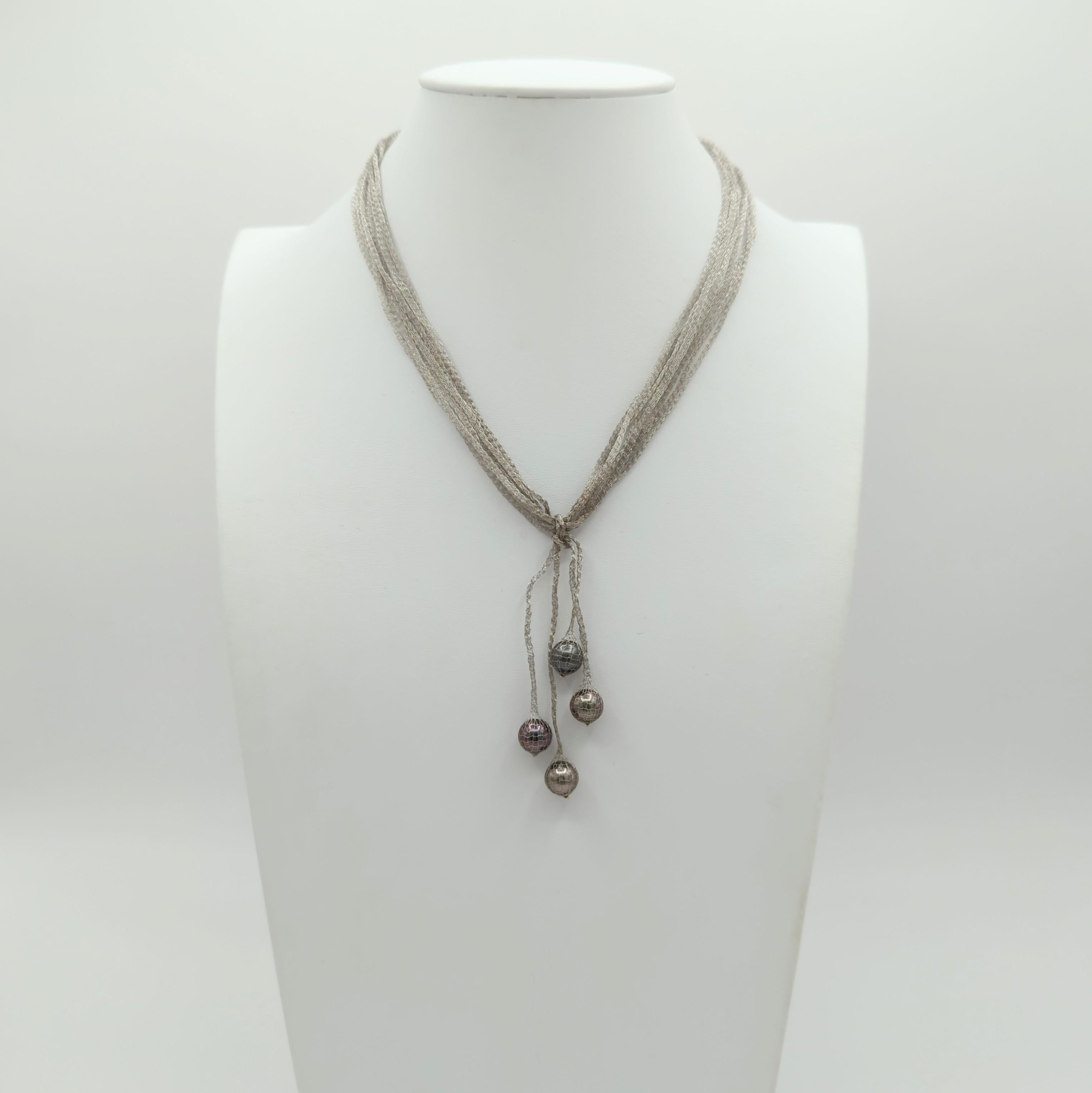 Black Pearl Dangle Necklace in 18K White Gold In New Condition For Sale In Los Angeles, CA