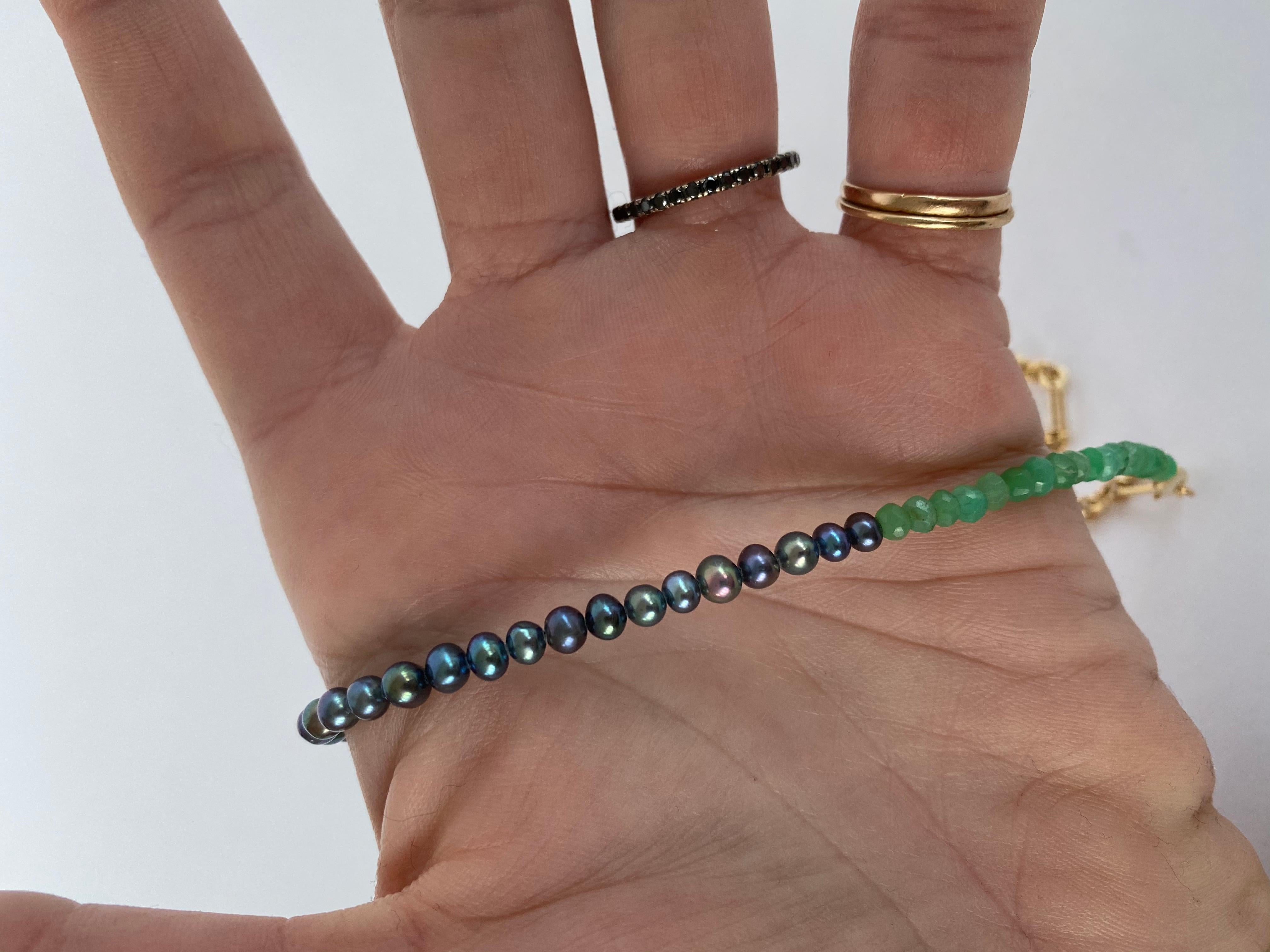 Choker-Halskette, schwarze Perle, grüner Chrysopras, Gold, gefüllt, Kette, Perlen J Dauphin (Rundschliff) im Angebot