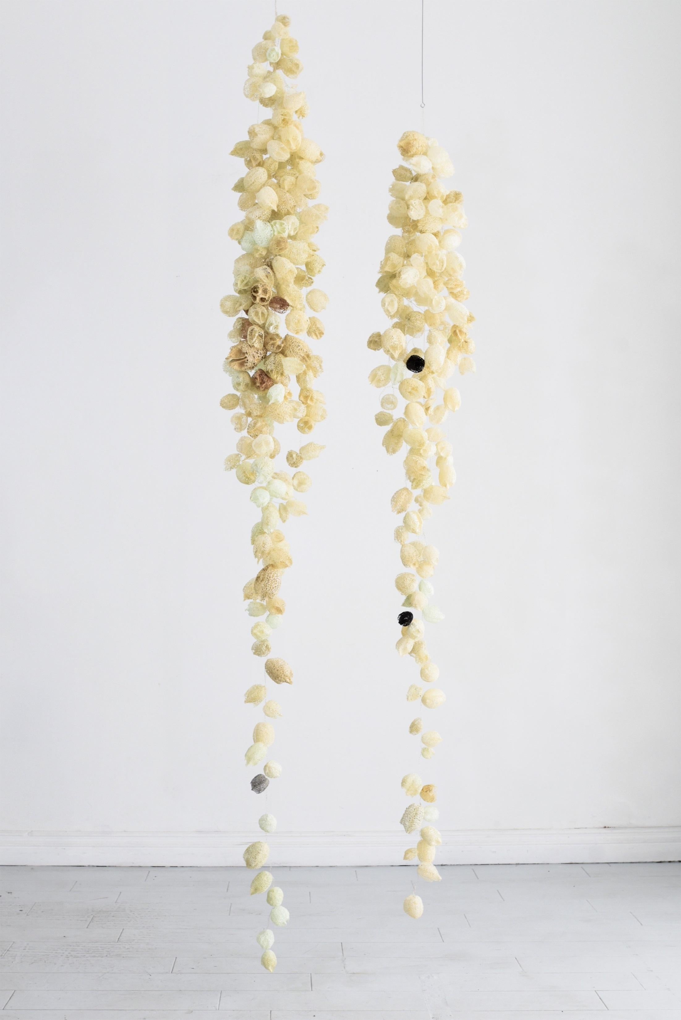 Sculpture suspendue en perles noires de Karolina Maszkiewicz Neuf - En vente à Geneve, CH