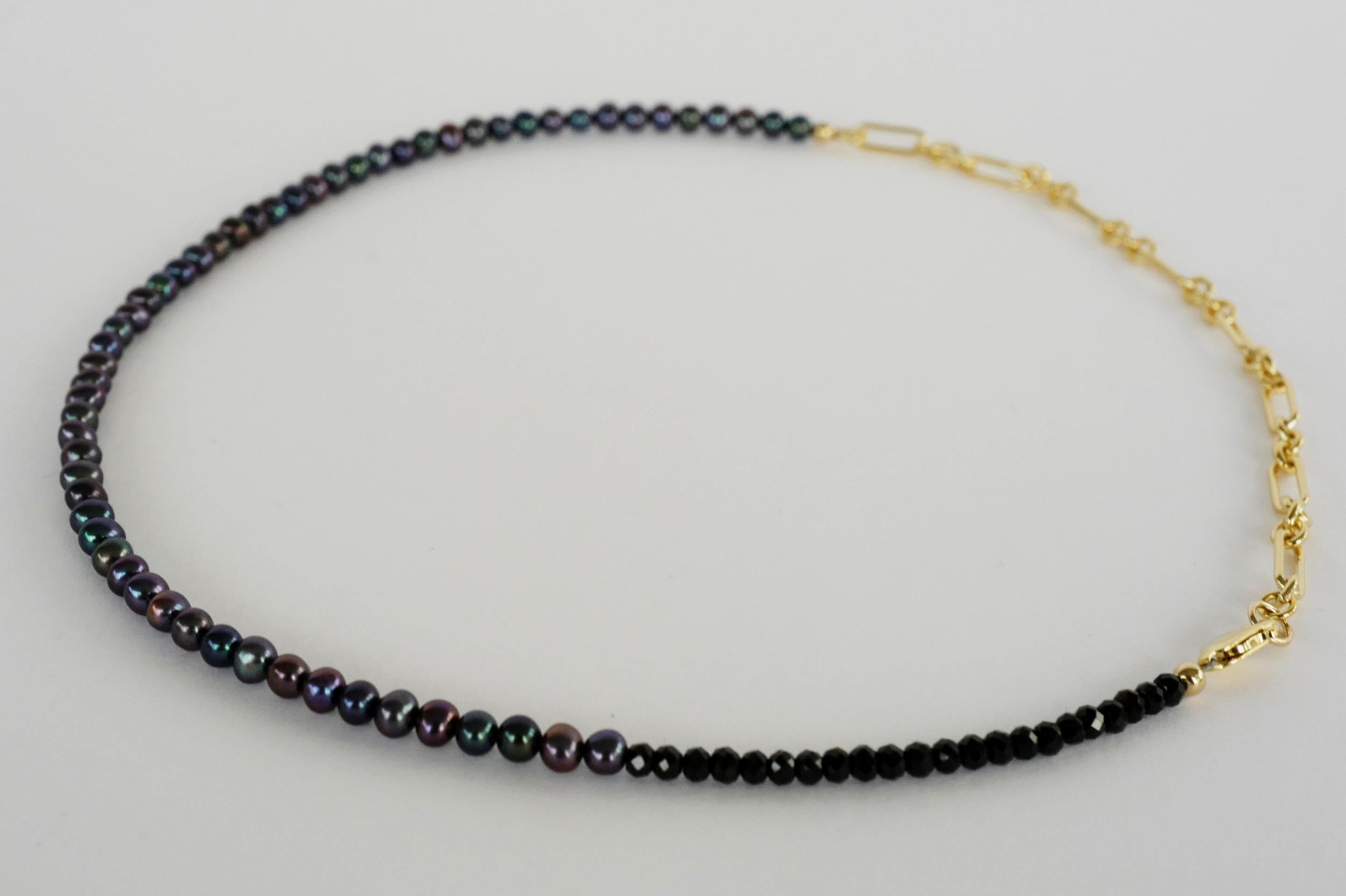 Taglio rotondo Collana di perle nere Collana di perle con catena di spinello nero in vendita