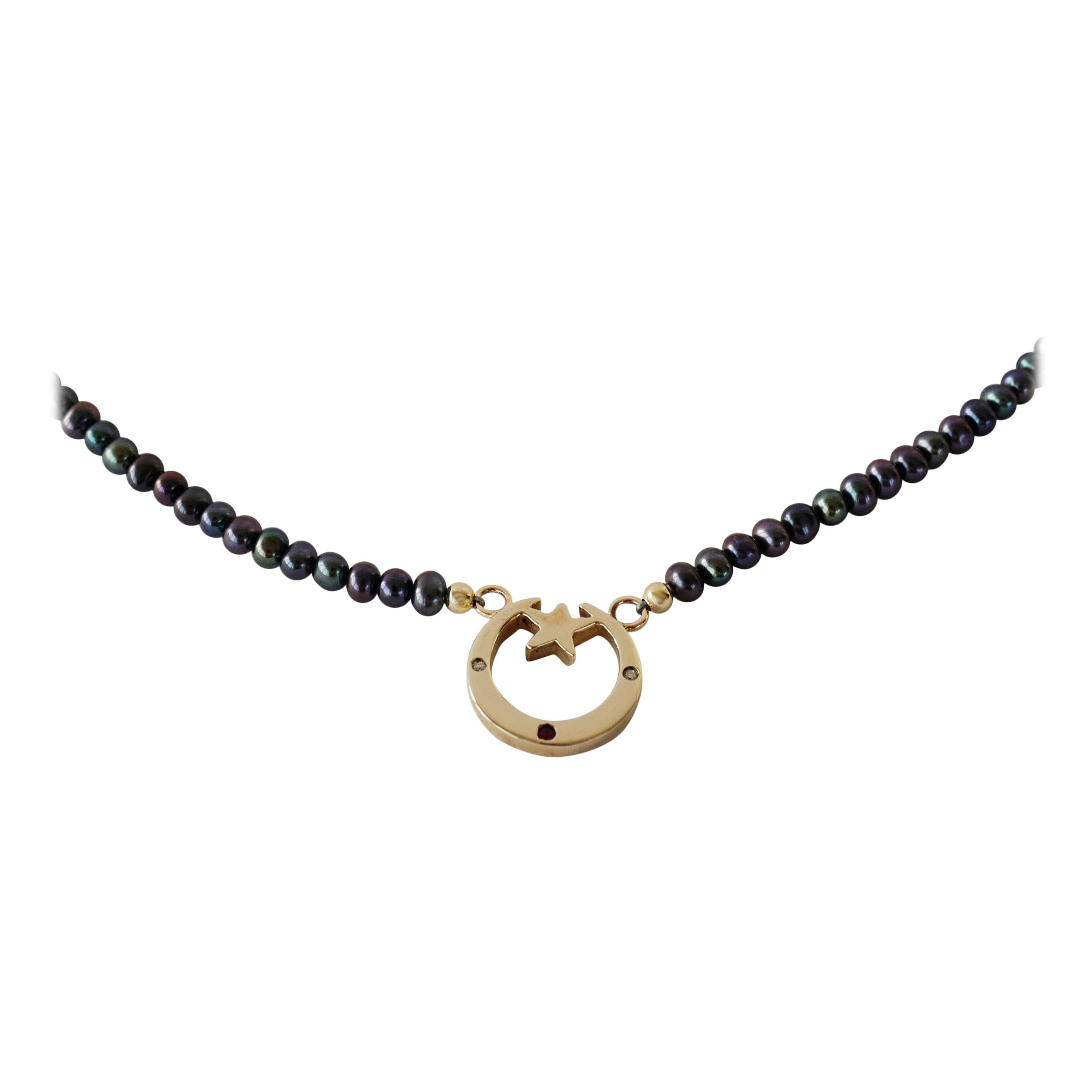 Halbmond-Halskette, schwarze Perle, weißer Diamant, Rubin, Dauphin im Angebot