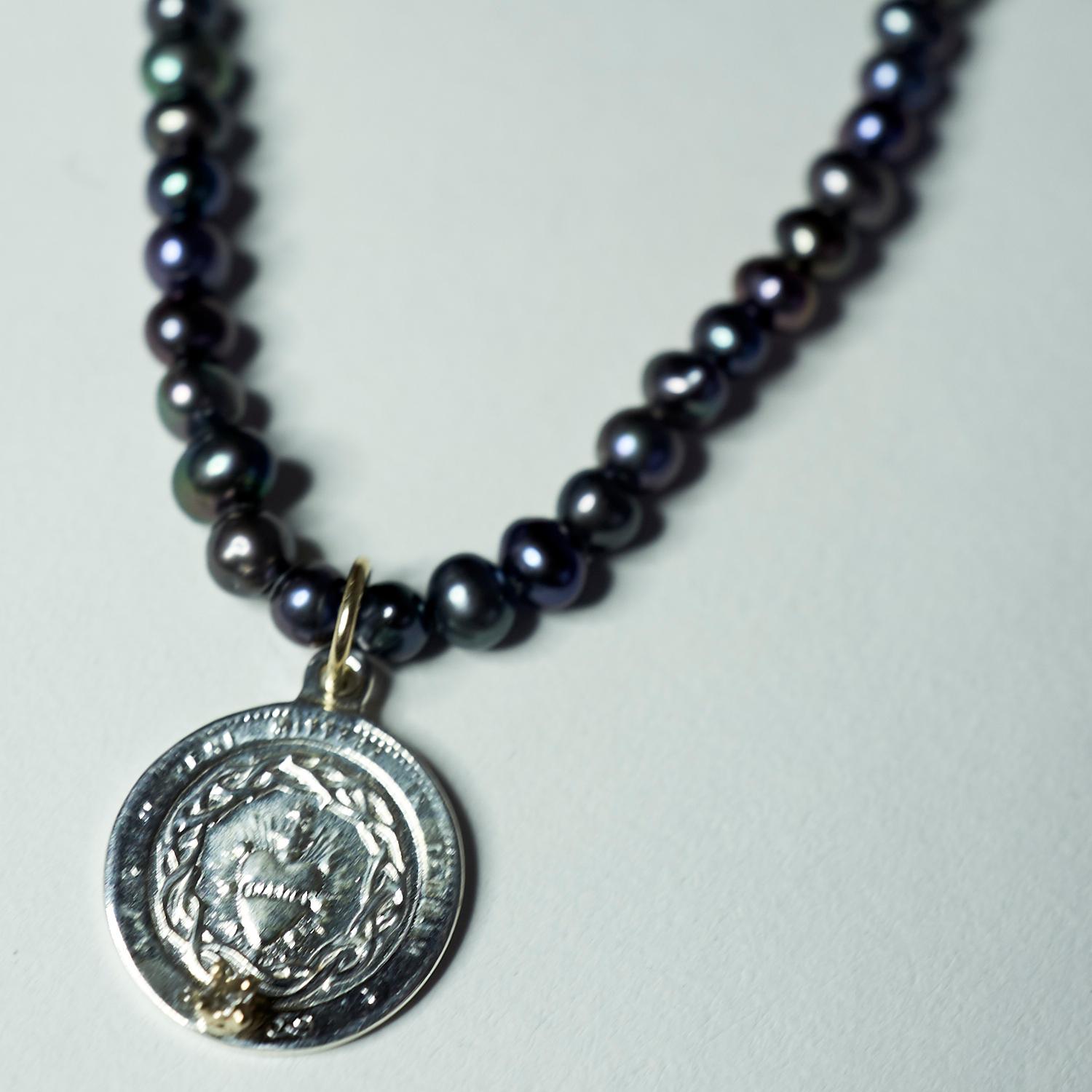 Schwarze schwarze Perlenkette Medaille Herz weißer Diamant Sterlingsilber J Dauphin im Zustand „Neu“ im Angebot in Los Angeles, CA