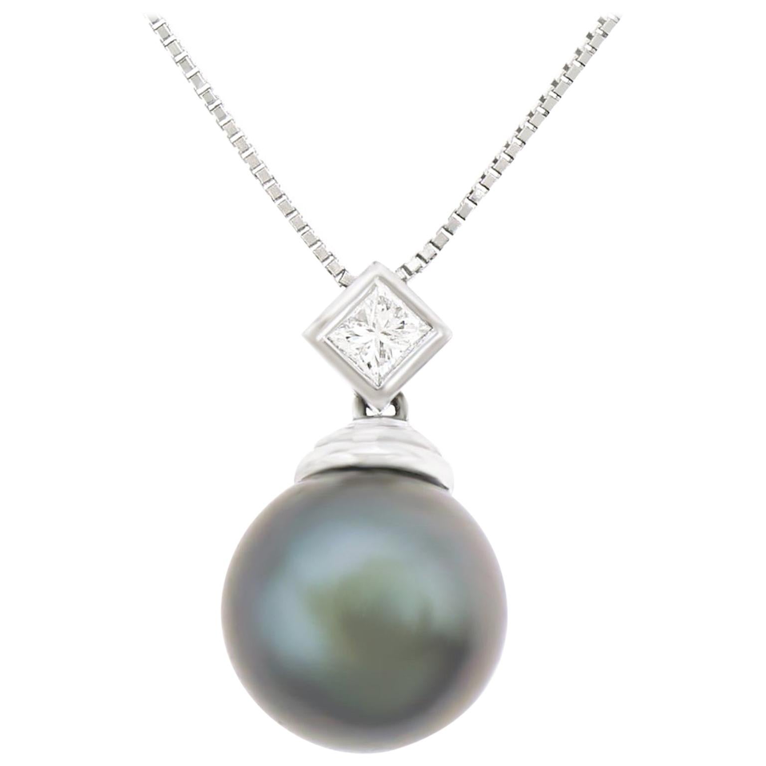 Black Pearl Pendant Necklace
