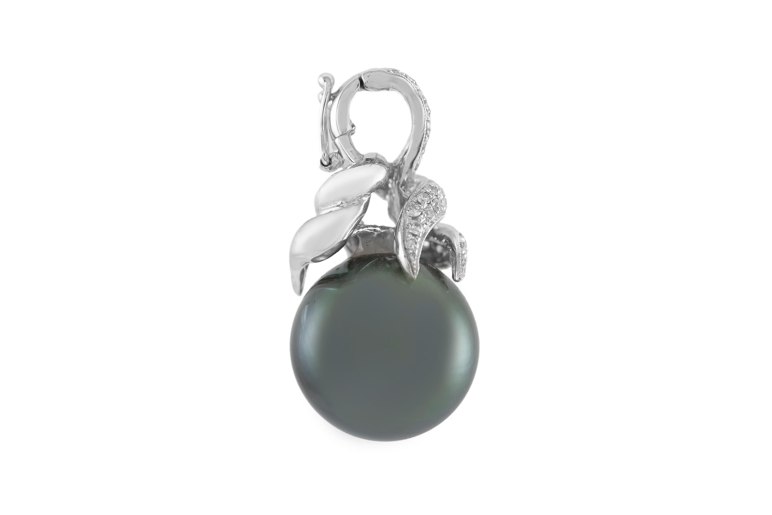 Round Cut Black Pearl Pendant with Diamonds For Sale