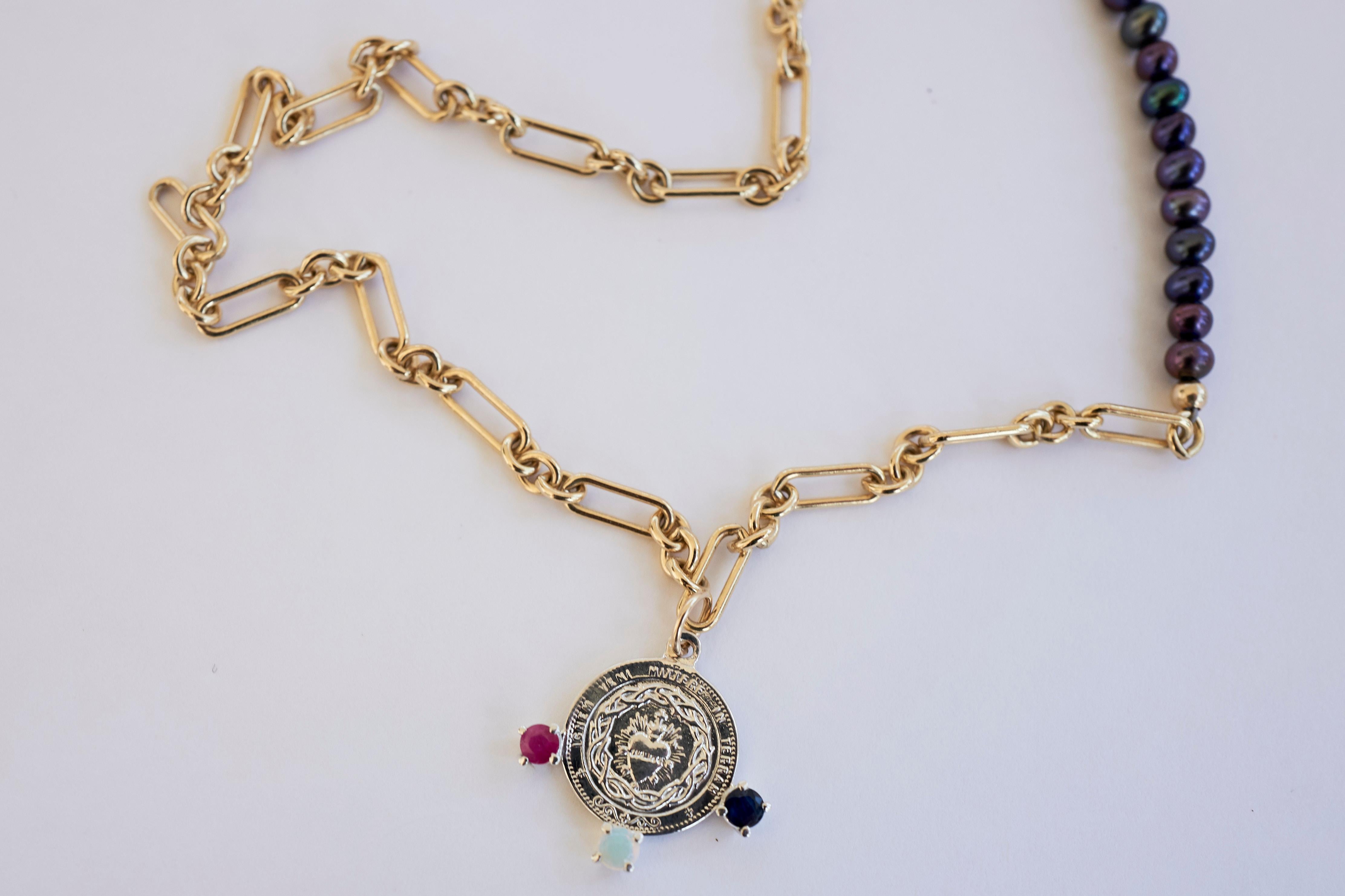 Taille brillant J Dauphin, collier de pièces avec médaille du Sacré-Cœur, perle noire, opale, tourmaline rose en vente