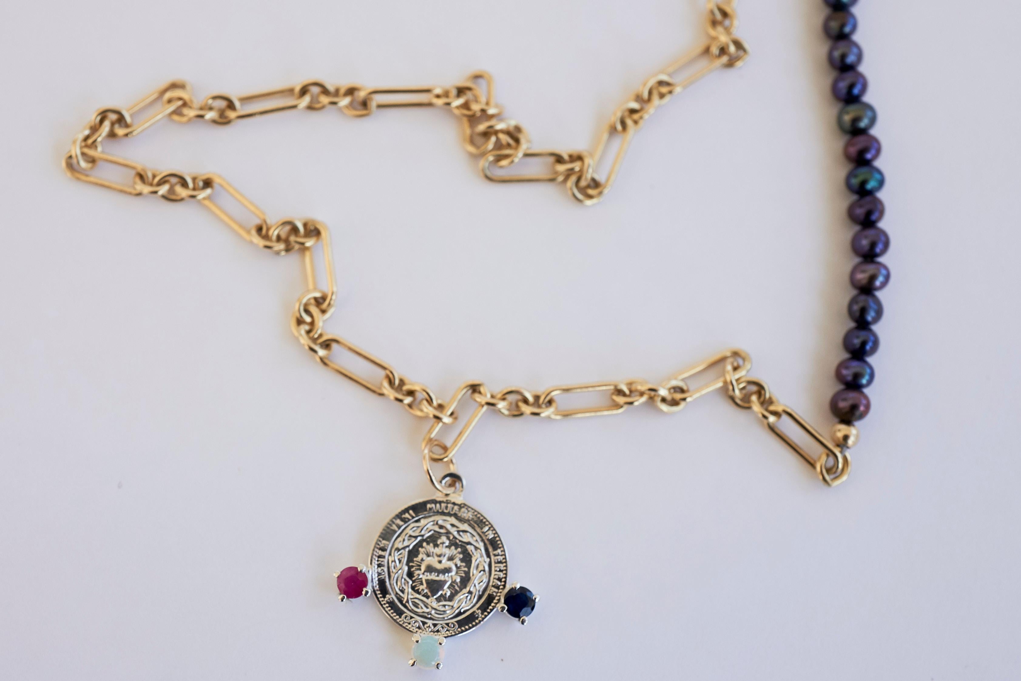 J Dauphin, collier de pièces avec médaille du Sacré-Cœur, perle noire, opale, tourmaline rose en vente 1