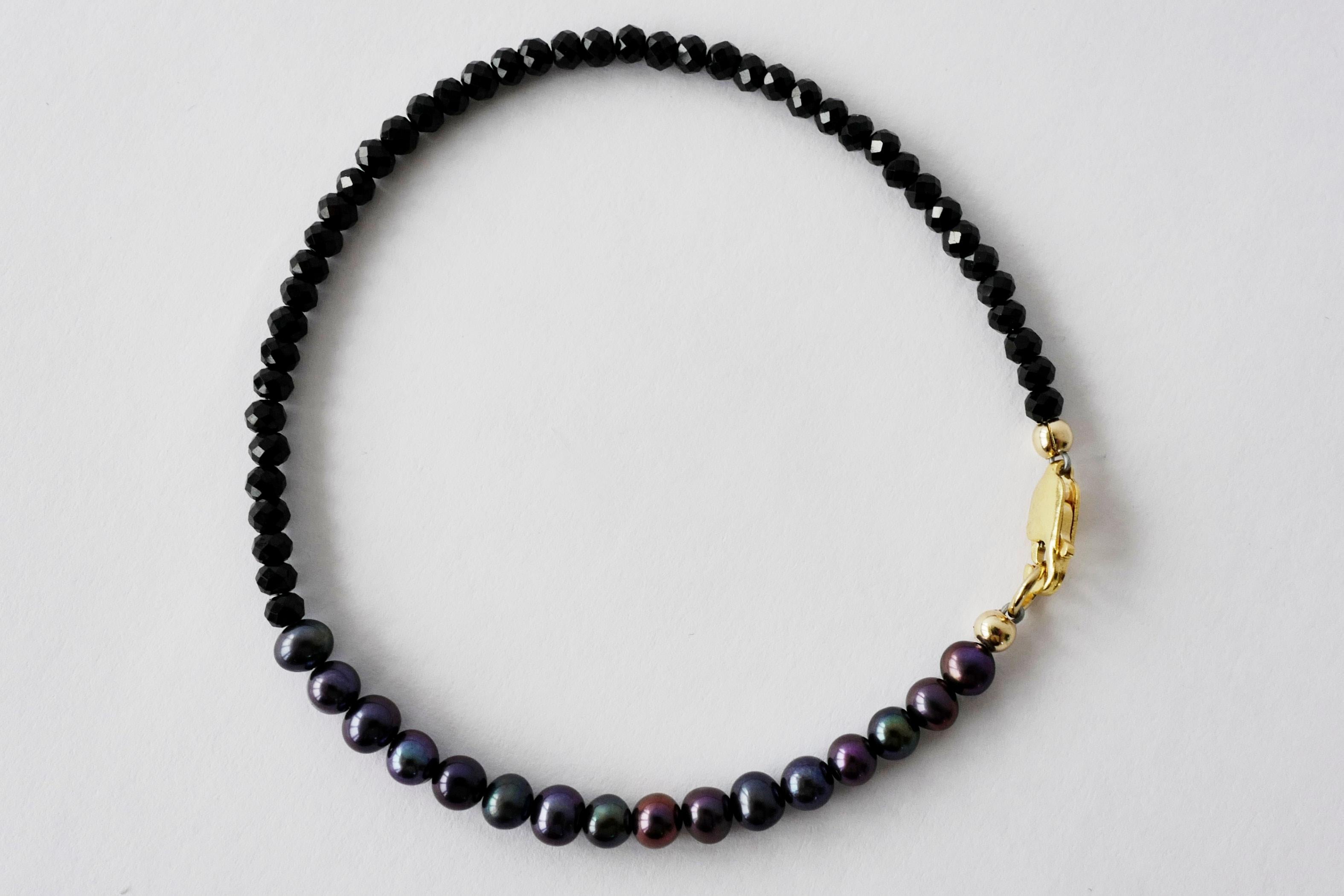 Schwarzes Perlen-Spinell-Perlen-Armband Kette J Dauphin Damen im Angebot
