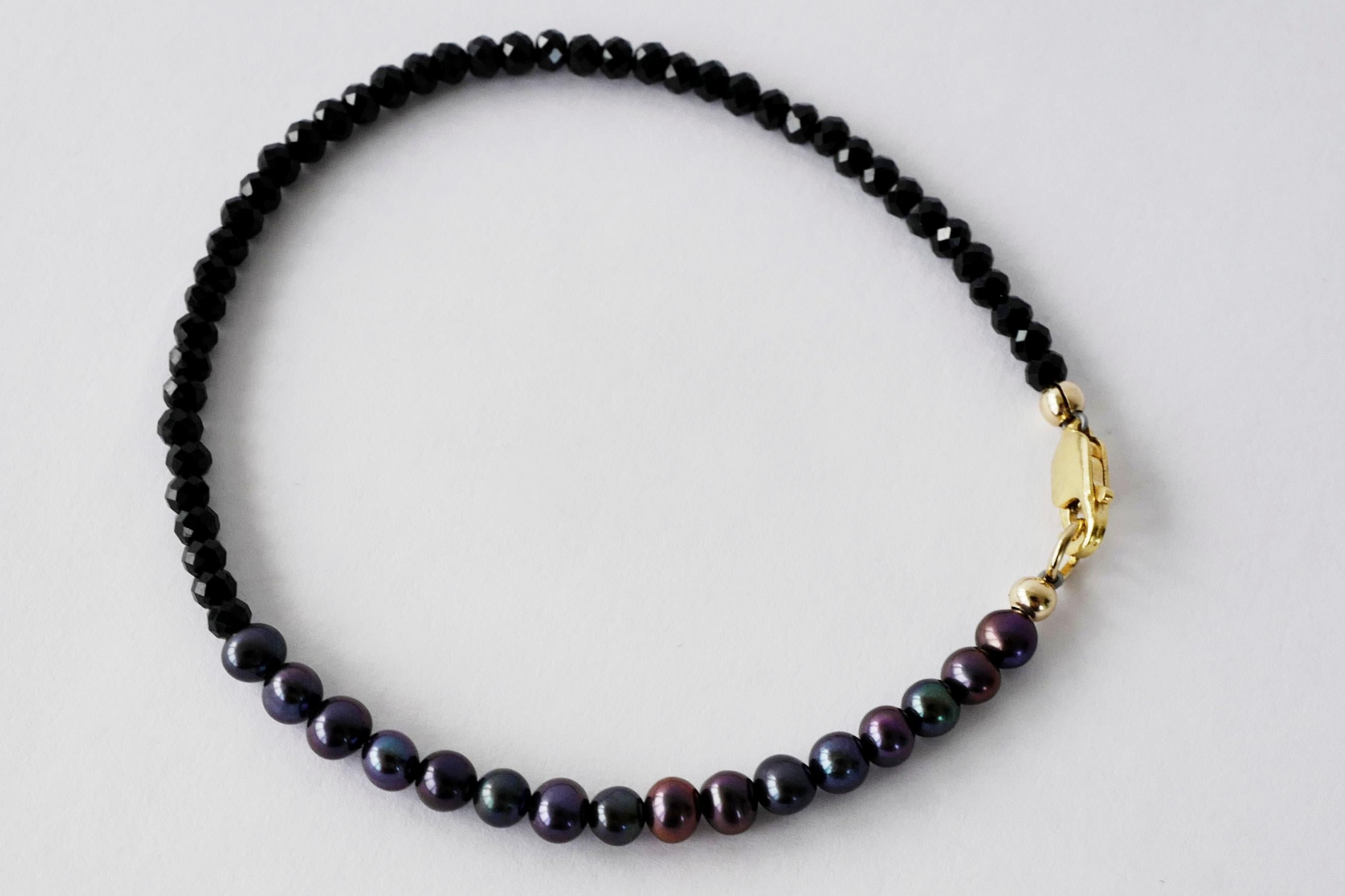 Schwarzes Perlen-Spinell-Perlen-Armband Kette J Dauphin im Angebot 2