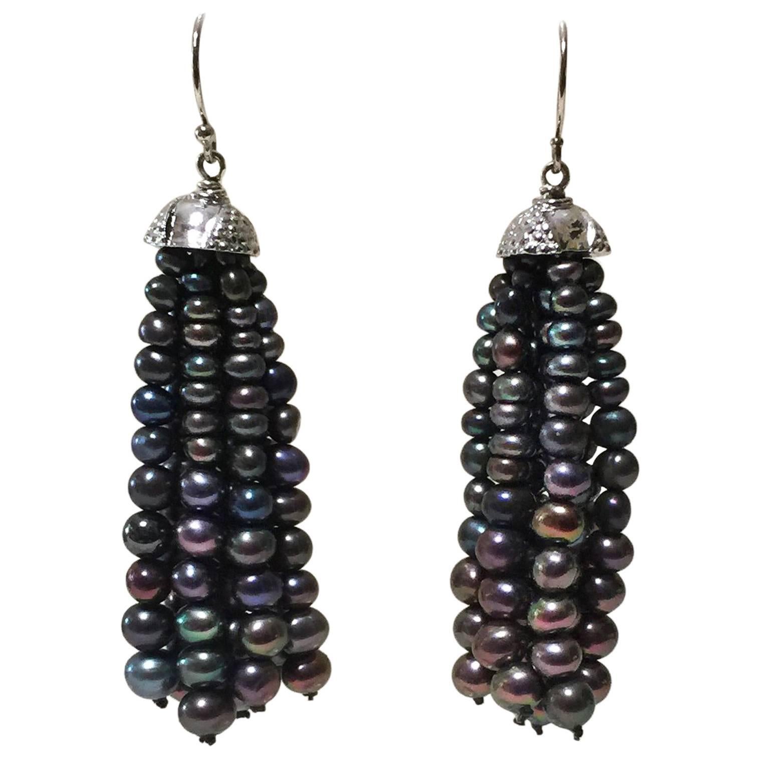 Marina J Boucles d'oreilles à pompon en perles noires avec tasse en argent plaqué or blanc en vente