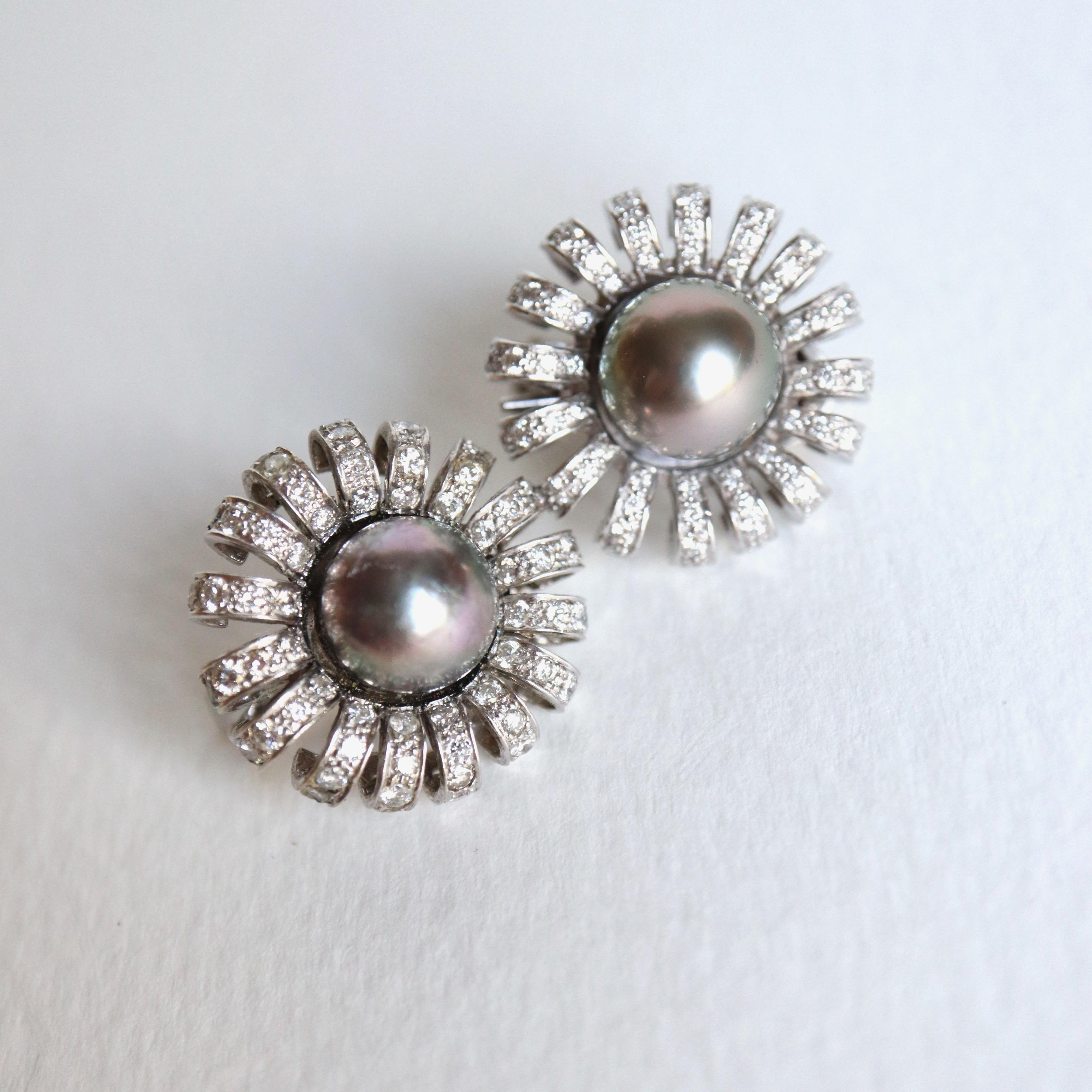 Black Pearls Earrings in 18 Carats White Gold and Diamonds In Good Condition For Sale In Paris, FR