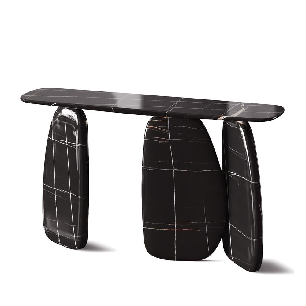 Console Table Black Pebble with all structure
in resin marble finish with 3 feet and table top
in same finish.