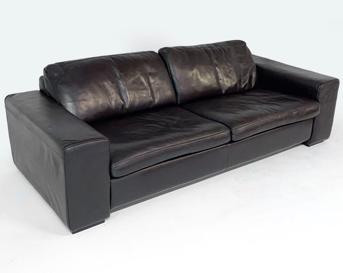 Américain Black Pebbled Italian Leather Mid Century Modern Style Sofa Late 20th Century en vente