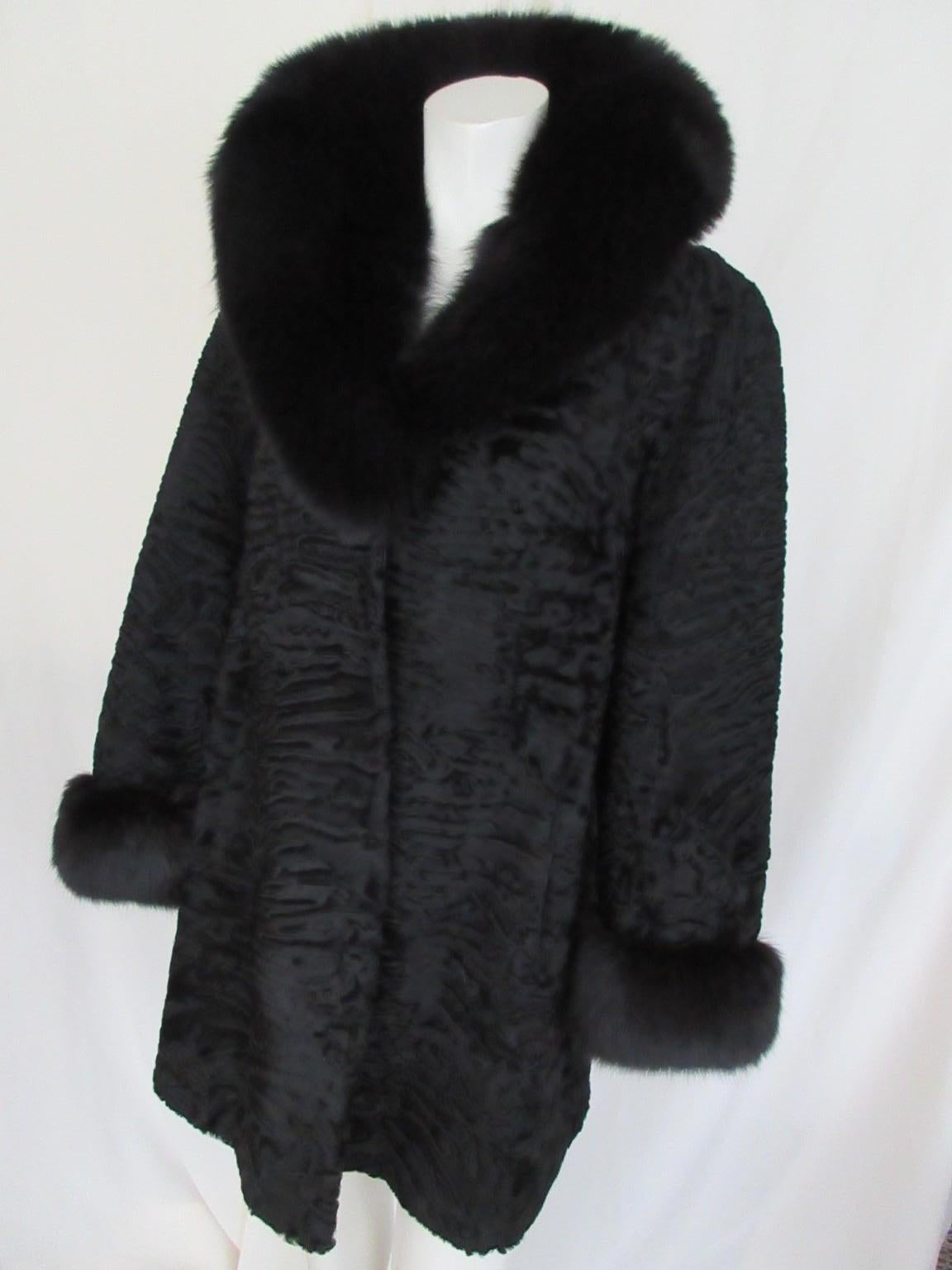 Cappotto di pelliccia di volpe nera persiana in vendita 3