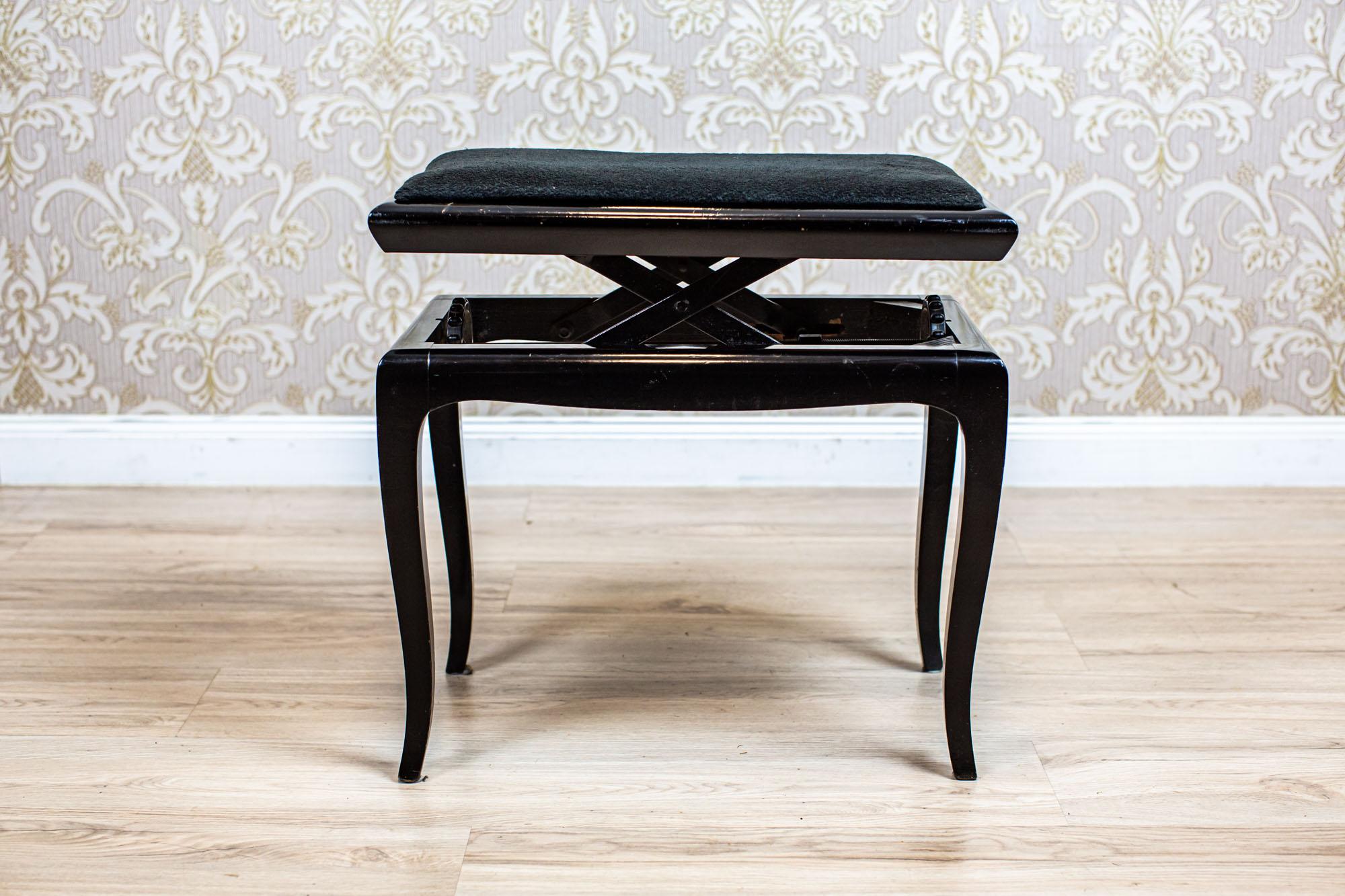 Black Piano Stool From the Early 20th Century with Upholstered Seat In Good Condition For Sale In Opole, PL