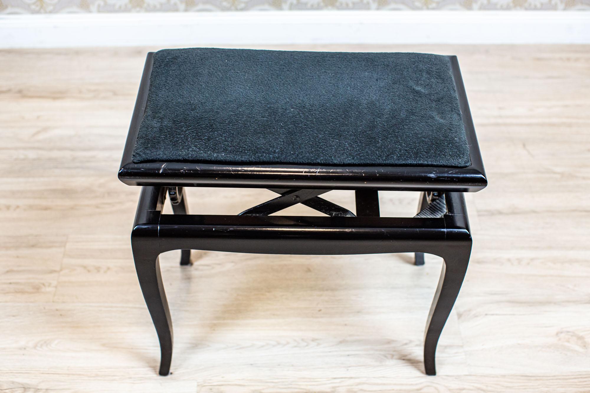 Black Piano Stool From the Early 20th Century with Upholstered Seat For Sale 2