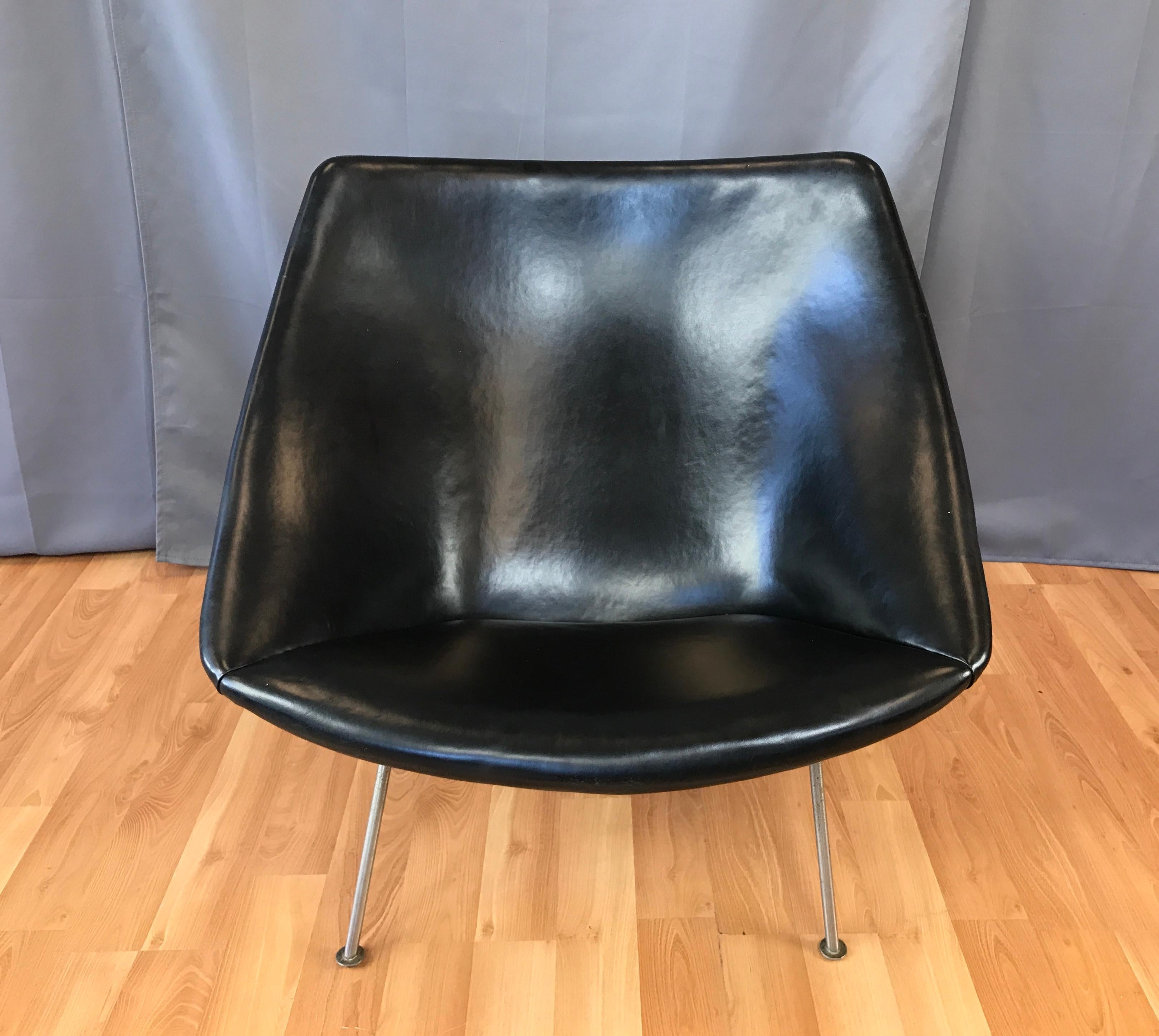 Mid-Century Modern Pierre Paulin for Artifort F156 Oyster Chair in Black Leather, Early 1960s