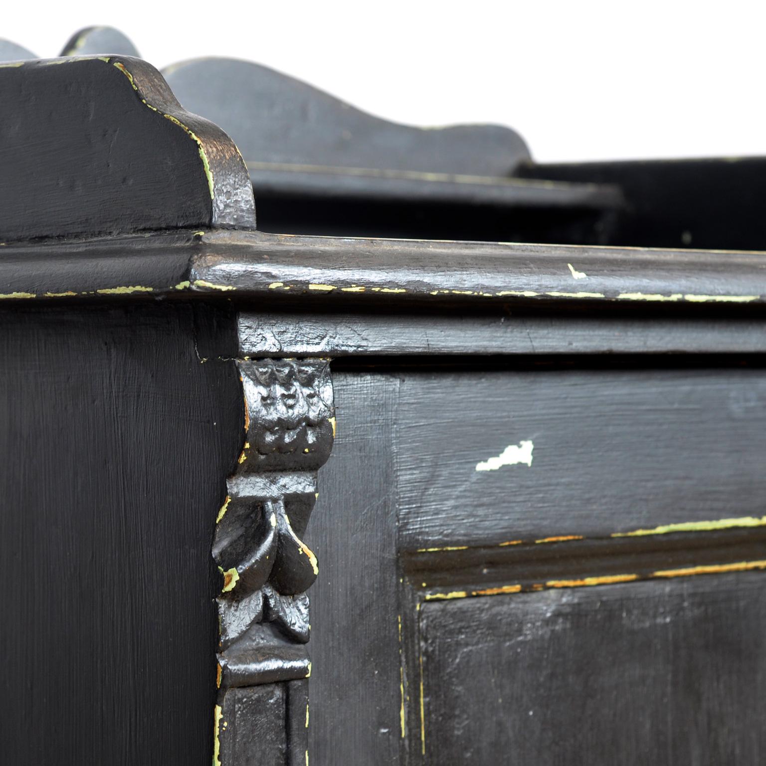 Black Pine cabinet, circa 1900 in vendita 3