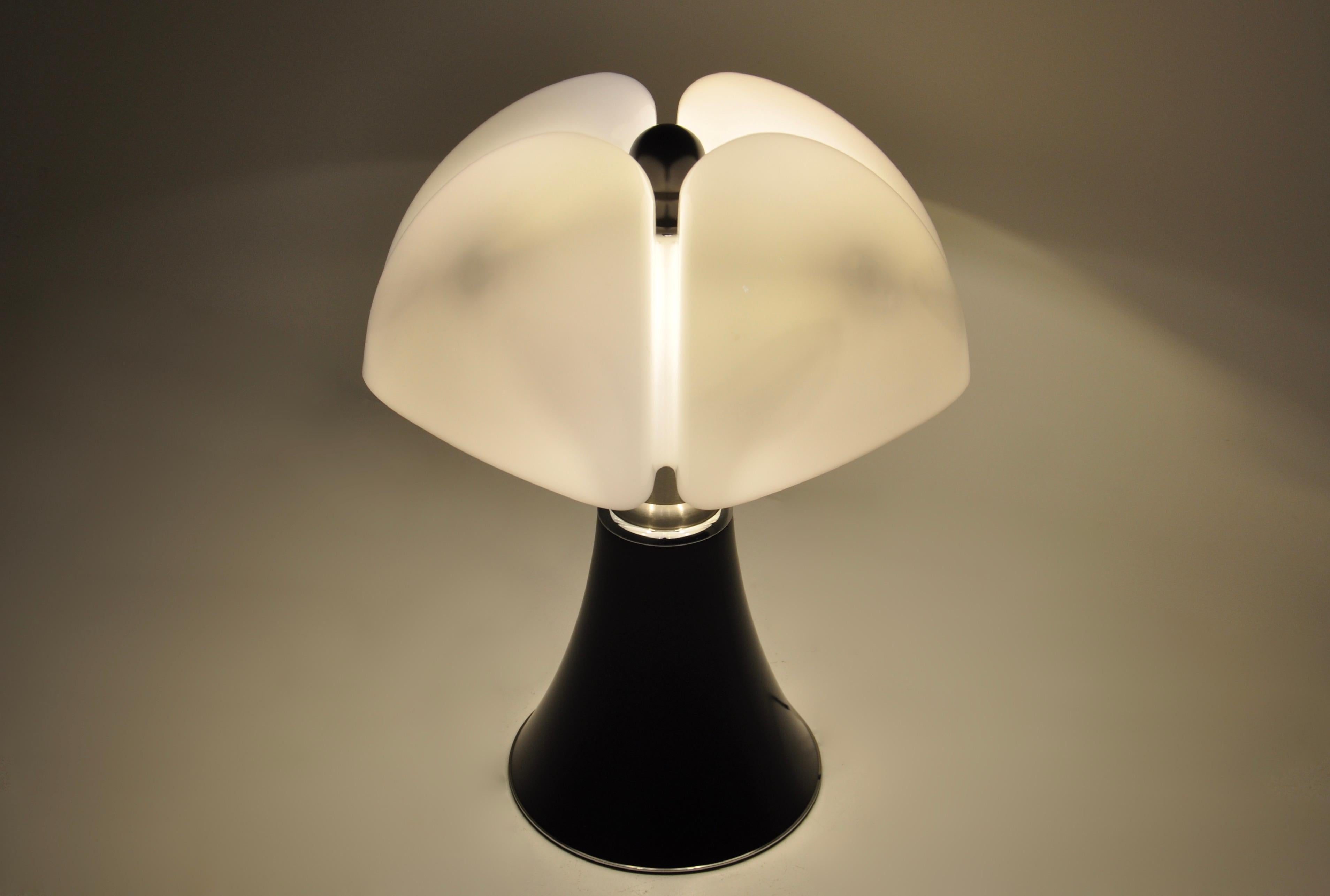 Italian Black Pipistrello Table Lamp by Gae Aulenti for Martinelli Luce, 1960s
